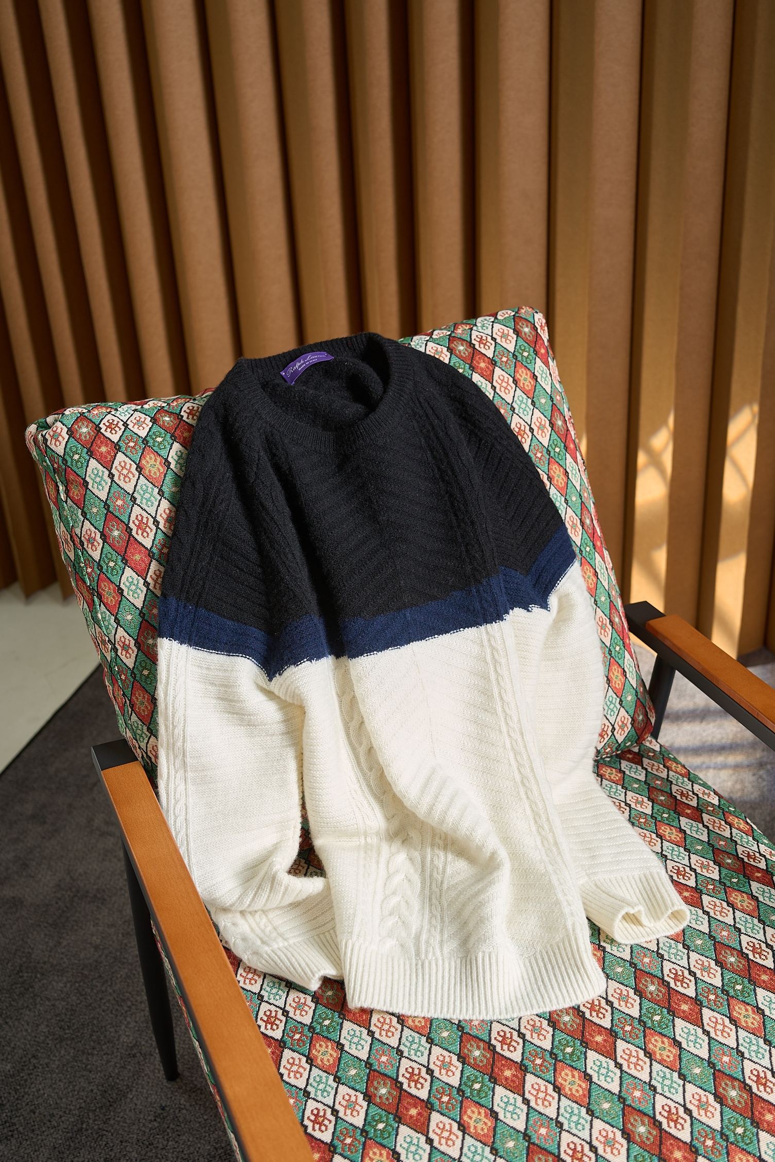 奢品缔造时尚新配色！渐变色织工艺提花麦穗“8”字扭花纹理羊毛羊绒混纺针织圆领羊绒衫奢雅新境 织就高阶质感