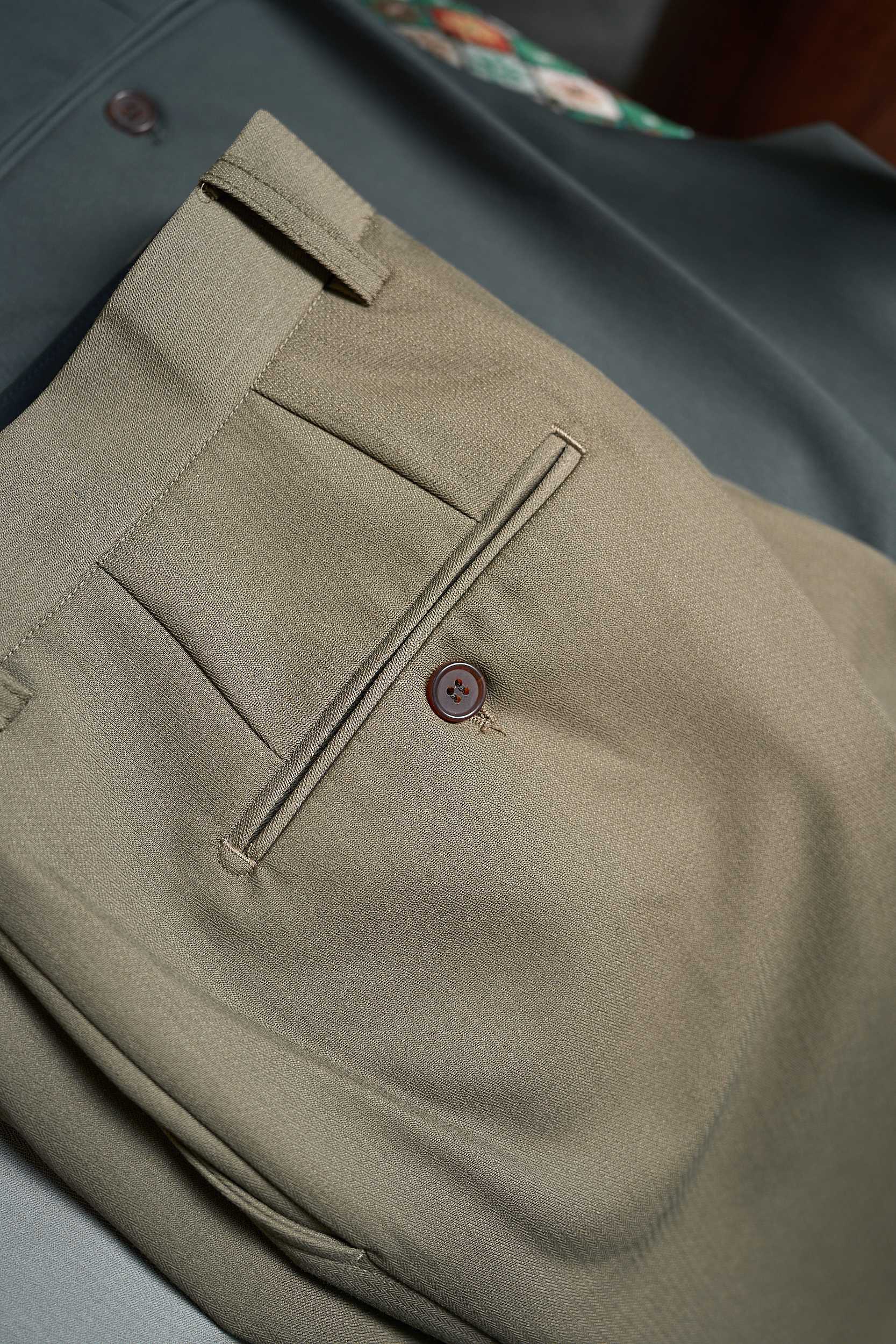 【奢品纹理！复古臻品“鱼骨纹”含羊毛醋酸天丝纤维面料垂感度舒适度极高挺括有型休闲西裤】复古鱼骨纹休闲西裤