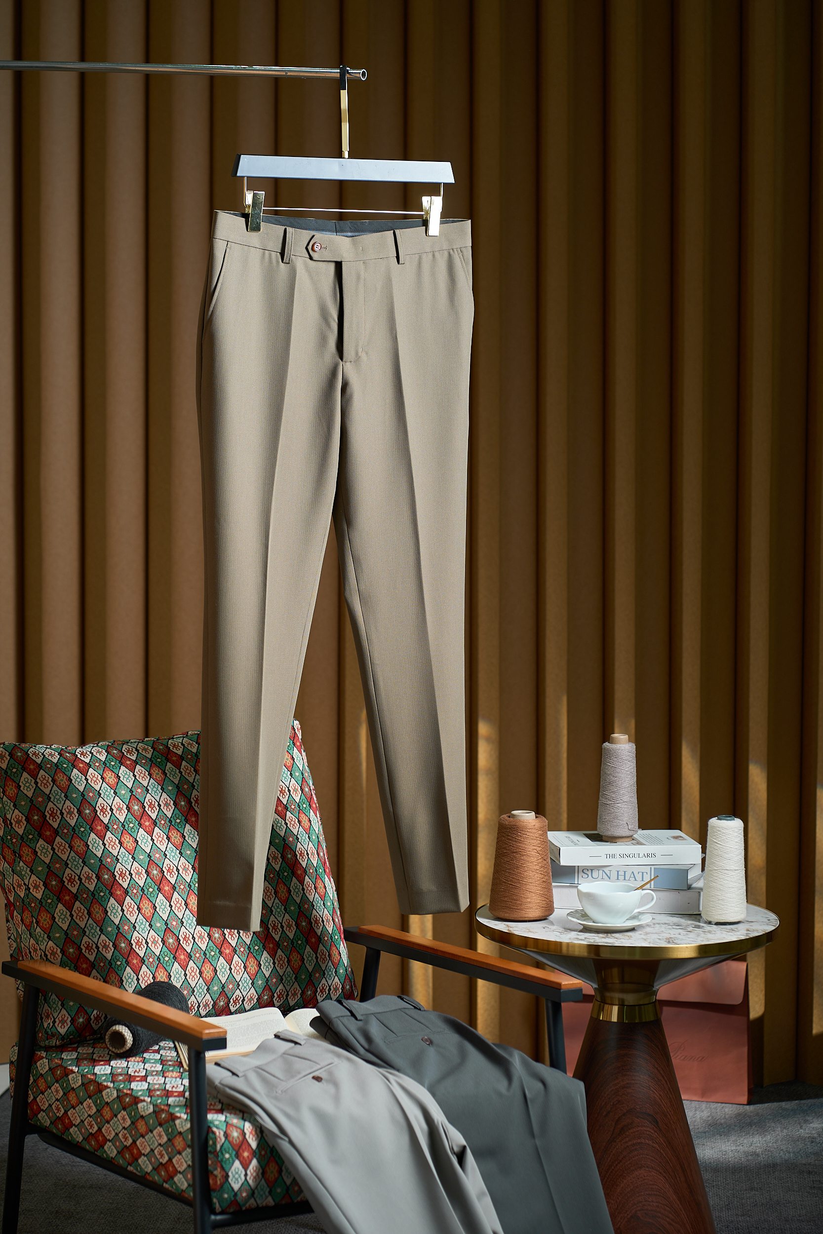 【奢品纹理！复古臻品“鱼骨纹”含羊毛醋酸天丝纤维面料垂感度舒适度极高挺括有型休闲西裤】复古鱼骨纹休闲西裤