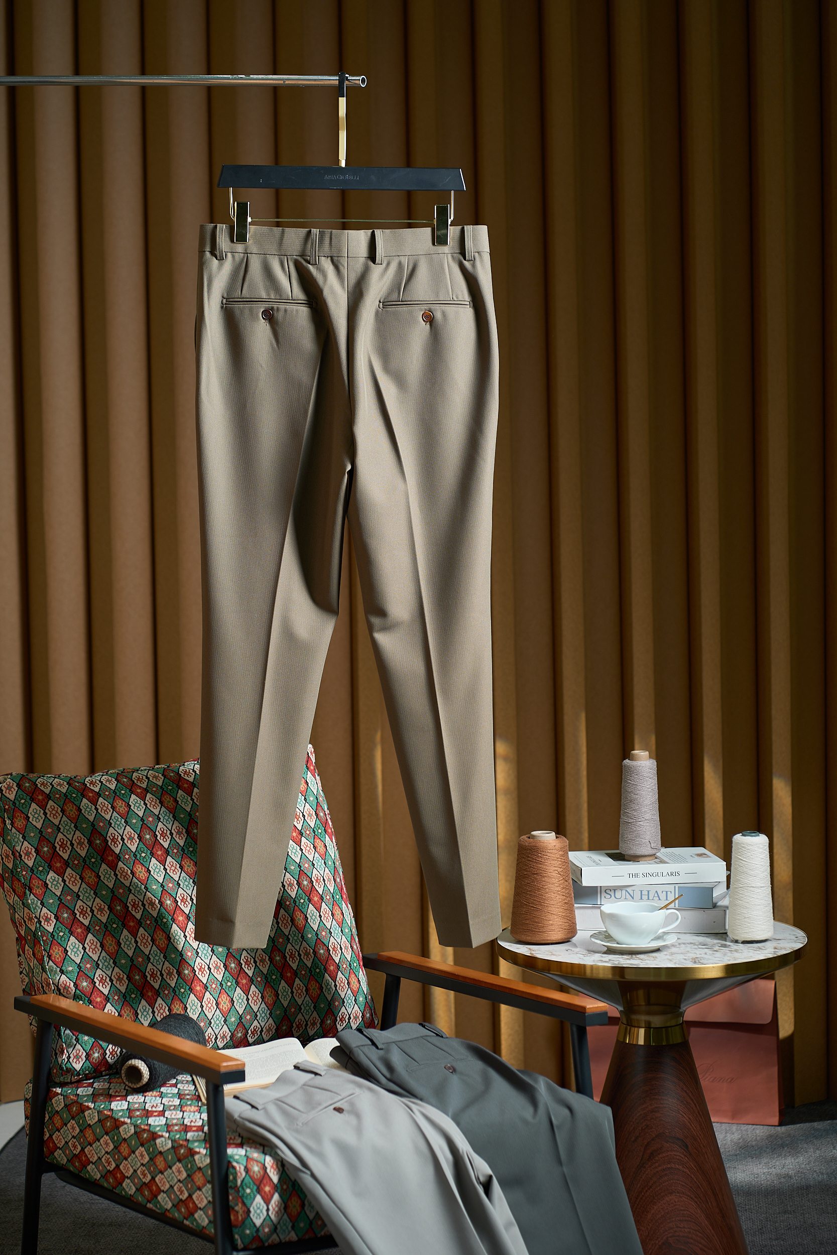 【奢品纹理！复古臻品“鱼骨纹”含羊毛醋酸天丝纤维面料垂感度舒适度极高挺括有型休闲西裤】复古鱼骨纹休闲西裤