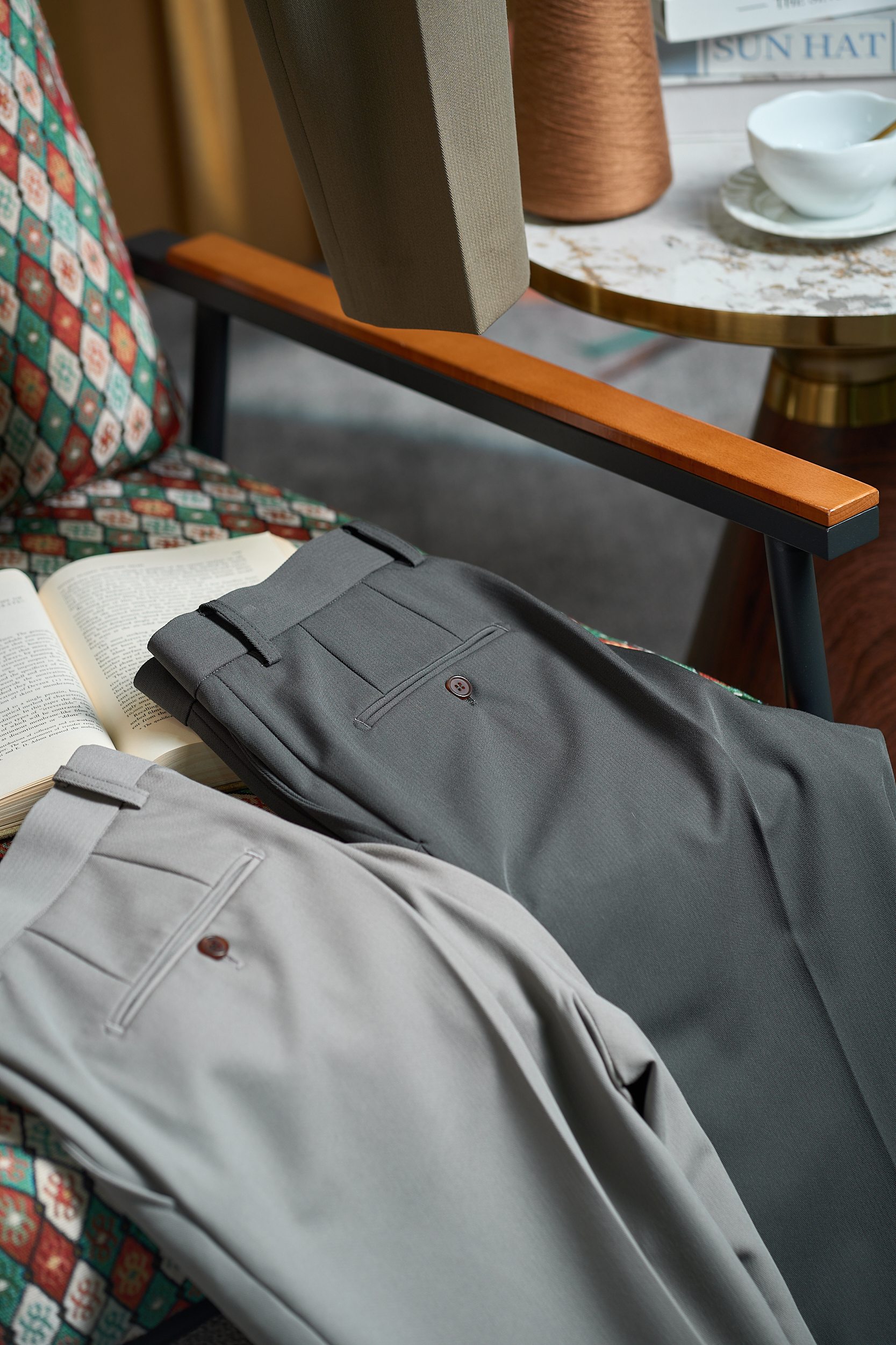 【奢品纹理！复古臻品“鱼骨纹”含羊毛醋酸天丝纤维面料垂感度舒适度极高挺括有型休闲西裤】复古鱼骨纹休闲西裤