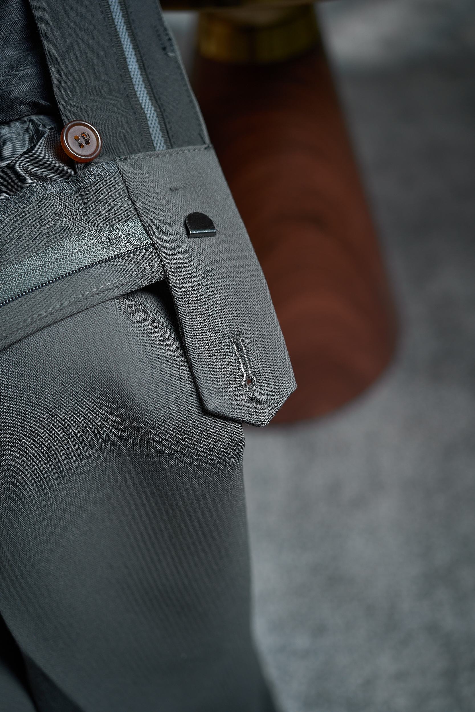 【奢品纹理！复古臻品“鱼骨纹”含羊毛醋酸天丝纤维面料垂感度舒适度极高挺括有型休闲西裤】复古鱼骨纹休闲西裤