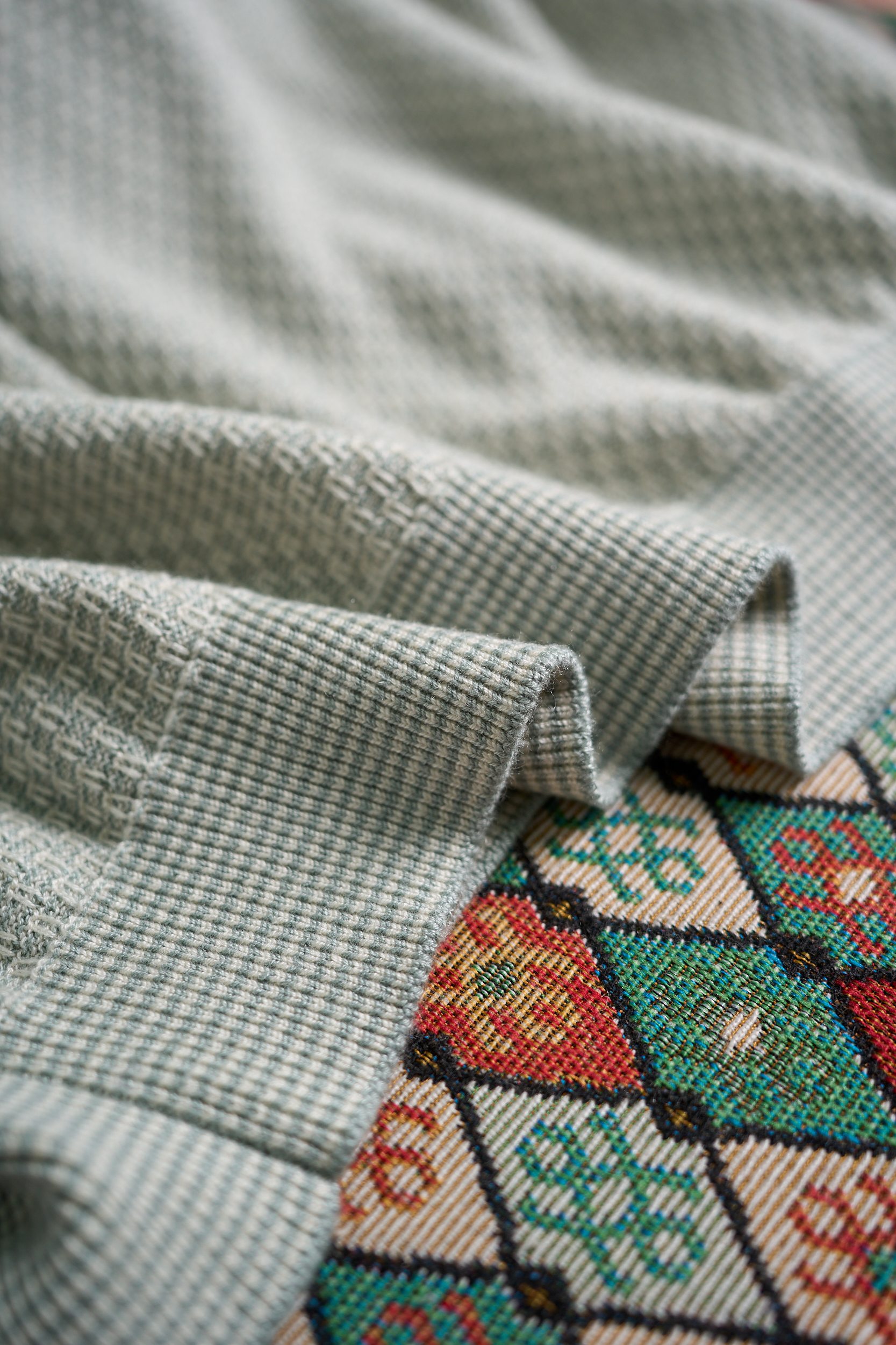 【奢品缔造！进口含15%羊绒85%桑蚕丝纱线提花镂空针织花纹经典海鸥领设计翻领针织短袖POLO衫】奢品级