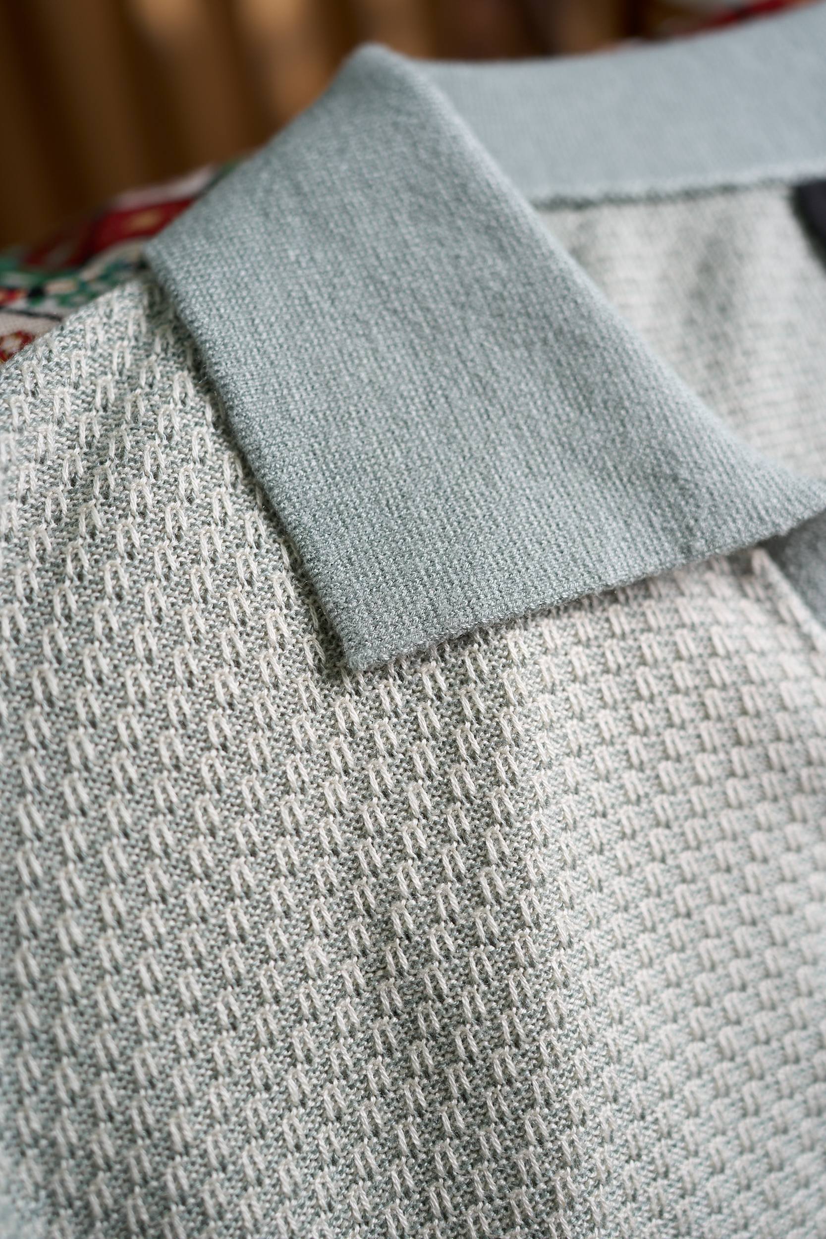 【奢品缔造！进口含15%羊绒85%桑蚕丝纱线提花镂空针织花纹经典海鸥领设计翻领针织短袖POLO衫】奢品级