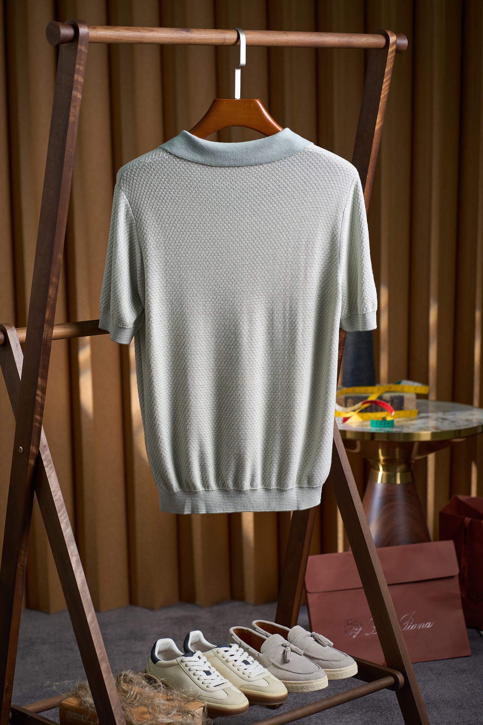 【奢品缔造！进口含15%羊绒85%桑蚕丝纱线提花镂空针织花纹经典海鸥领设计翻领针织短袖POLO衫】奢品级