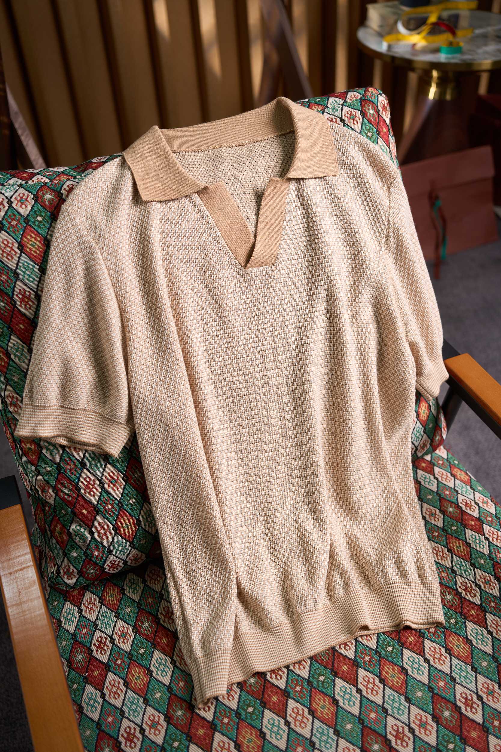 【奢品缔造！进口含15%羊绒85%桑蚕丝纱线提花镂空针织花纹经典海鸥领设计翻领针织短袖POLO衫】奢品级