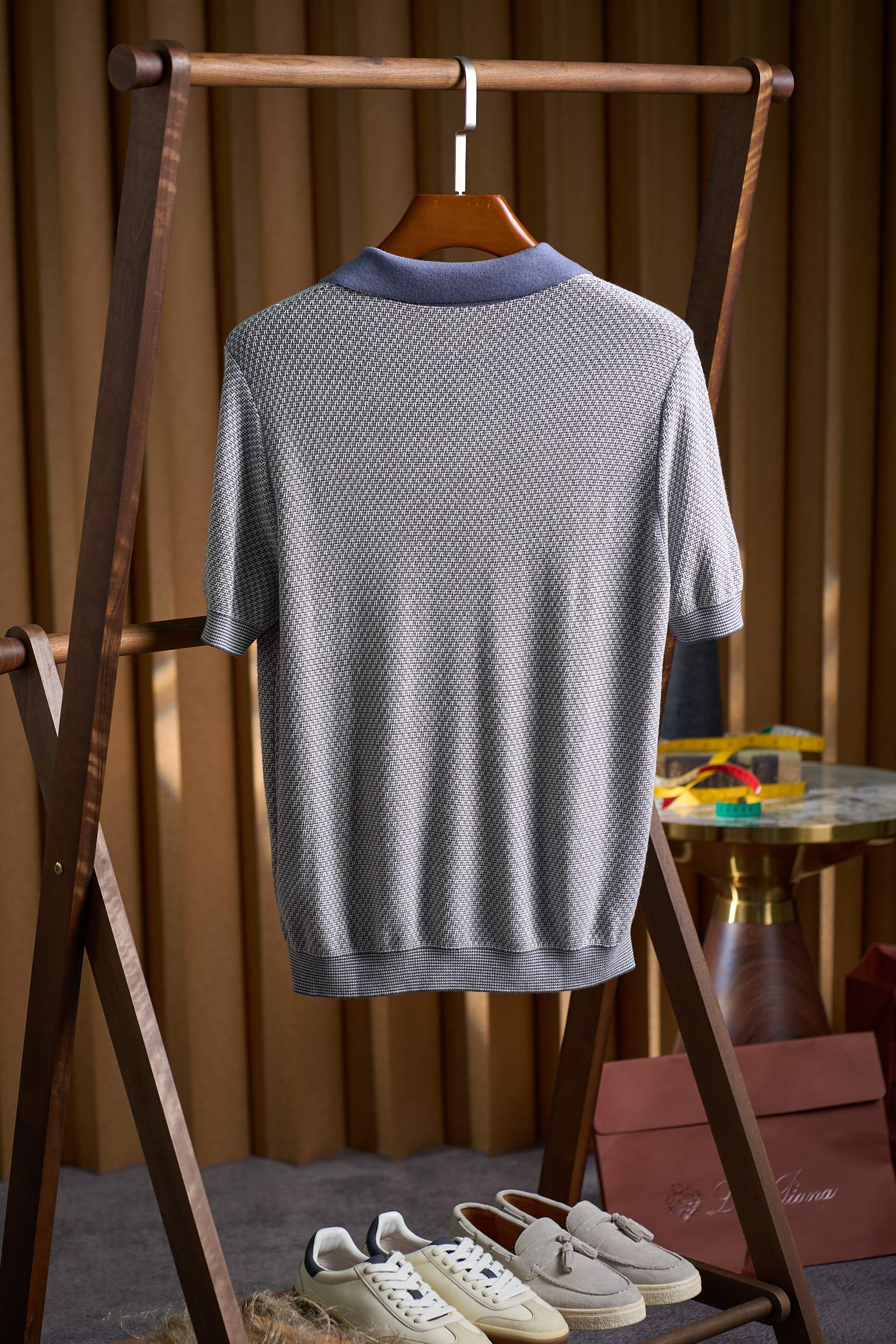 【奢品缔造！进口含15%羊绒85%桑蚕丝纱线提花镂空针织花纹经典海鸥领设计翻领针织短袖POLO衫】奢品级