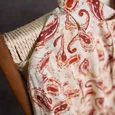 【佩斯利花卉,涡旋中的「生命之花」亚麻男士衬衫】 图腾为佩斯利花纹(Paisley Pattern),其核心元素并非单 【佩斯利花卉,涡旋中的「生命之花」亚麻男士衬衫】 图腾为佩斯利花纹(Paisley Pattern),其核心元素并非单