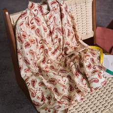 【佩斯利花卉,涡旋中的「生命之花」亚麻男士衬衫】 图腾为佩斯利花纹(Paisley Pattern),其核心元素并非单 【佩斯利花卉,涡旋中的「生命之花」亚麻男士衬衫】 图腾为佩斯利花纹(Paisley Pattern),其核心元素并非单