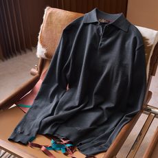 【诺悠翩雅100%羊毛翻领长袖针织衫】HY 秋日松弛感的顶配选择,这件100%纯羊毛翻领针织衫,把意式奢牌的细腻质感直接 【诺悠翩雅100%羊毛翻领长袖针织衫】HY 秋日松弛感的顶配选择,这件100%纯羊毛翻领针织衫,把意式奢牌的细腻质感直接