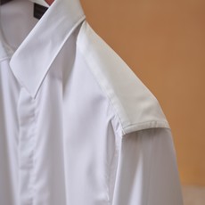 【】ZEGNAXXX Couture系列100%棉袖扣款式商务衬衫 顶线Couture高级定制线的标志性商务作品,属于品 【】ZEGNAXXX Couture系列100%棉袖扣款式商务衬衫 顶线Couture高级定制线的标志性商务作品,属于品