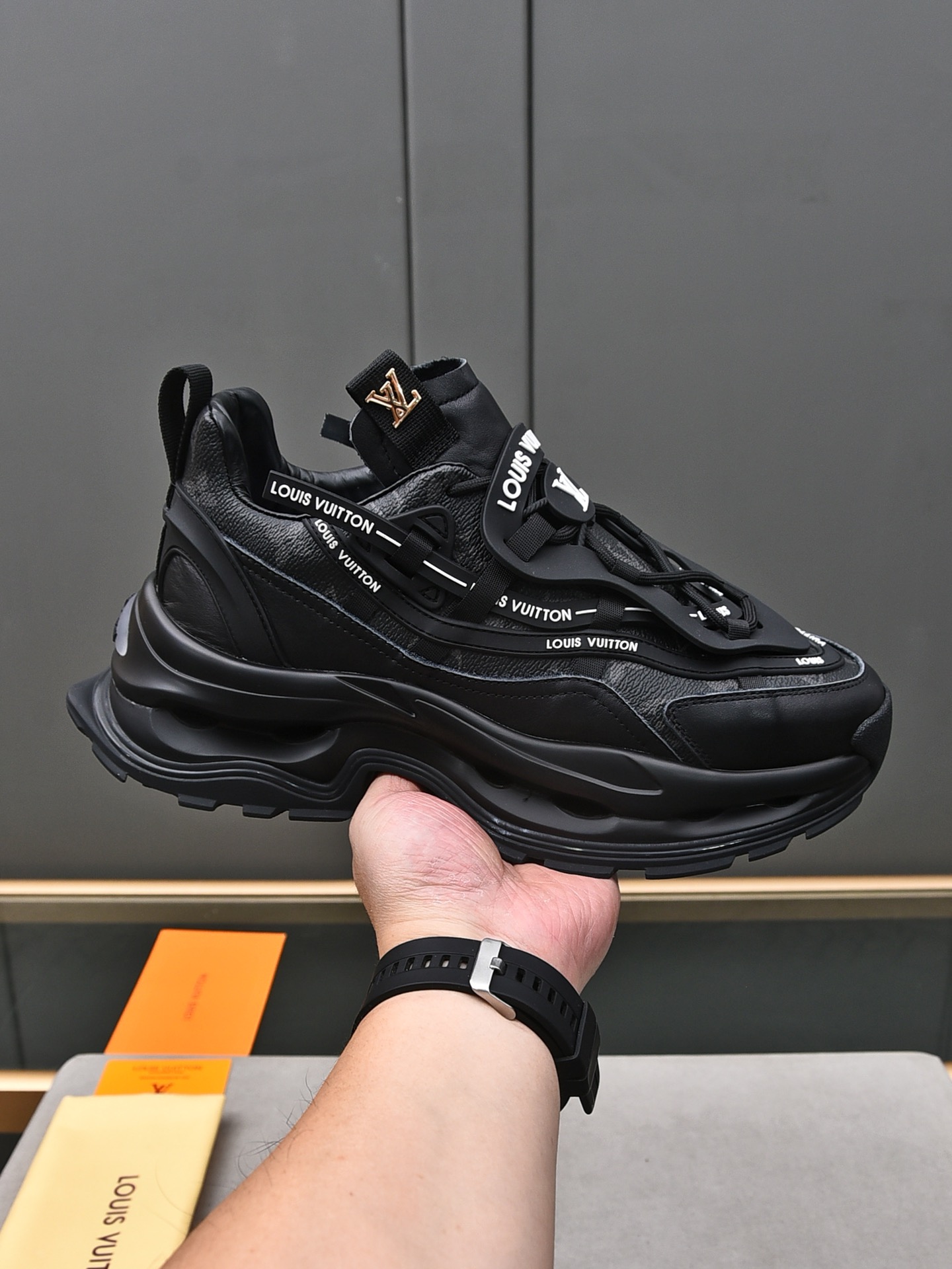 Louis Vuitton Black Leather Fashion Sneakers Runway Shoes for Men, Size 39-44