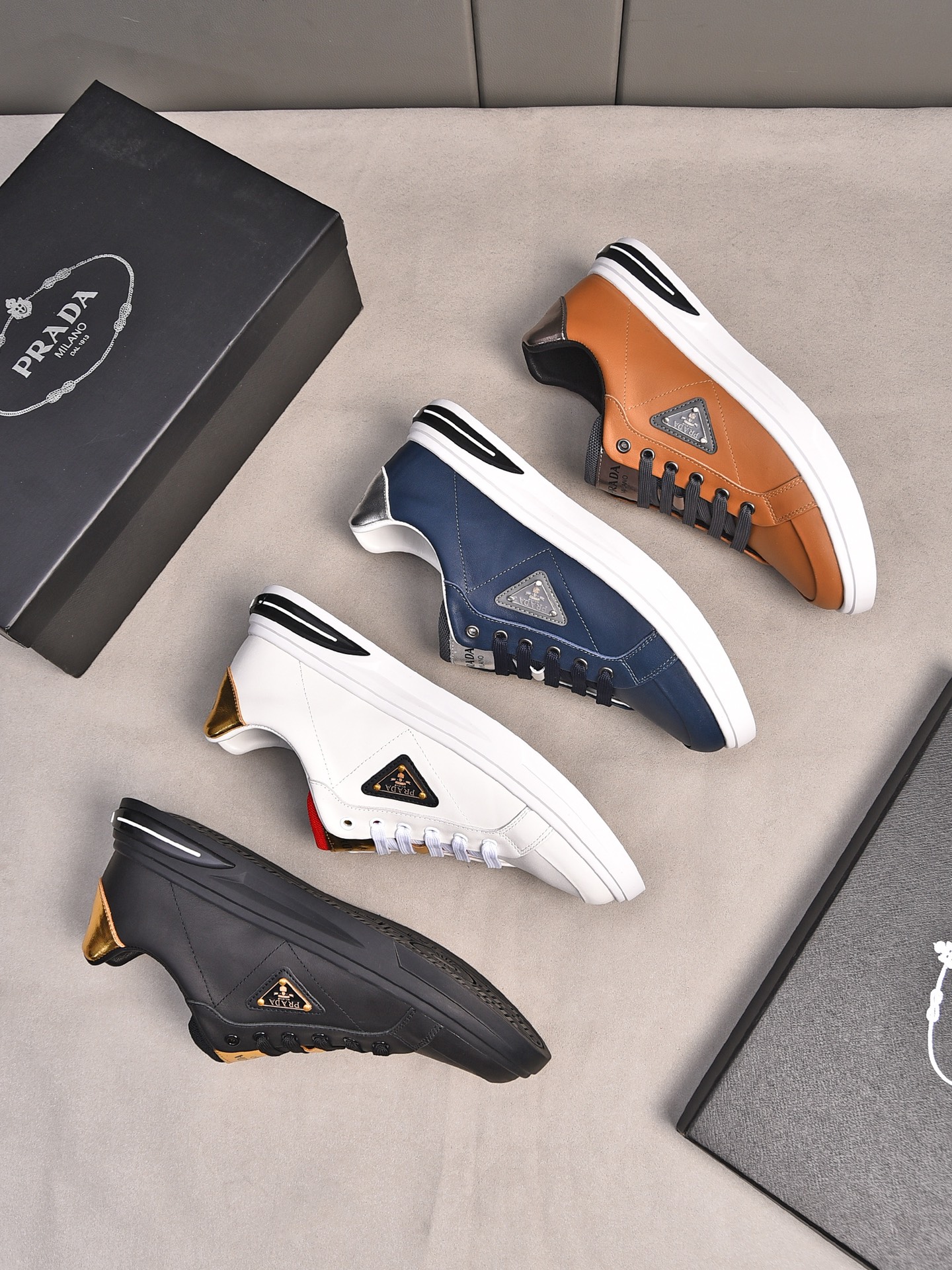 Prada Men's Leather Low-Top Sneakers Casual Fashion Sneakers 10 i1716456423 4133 0