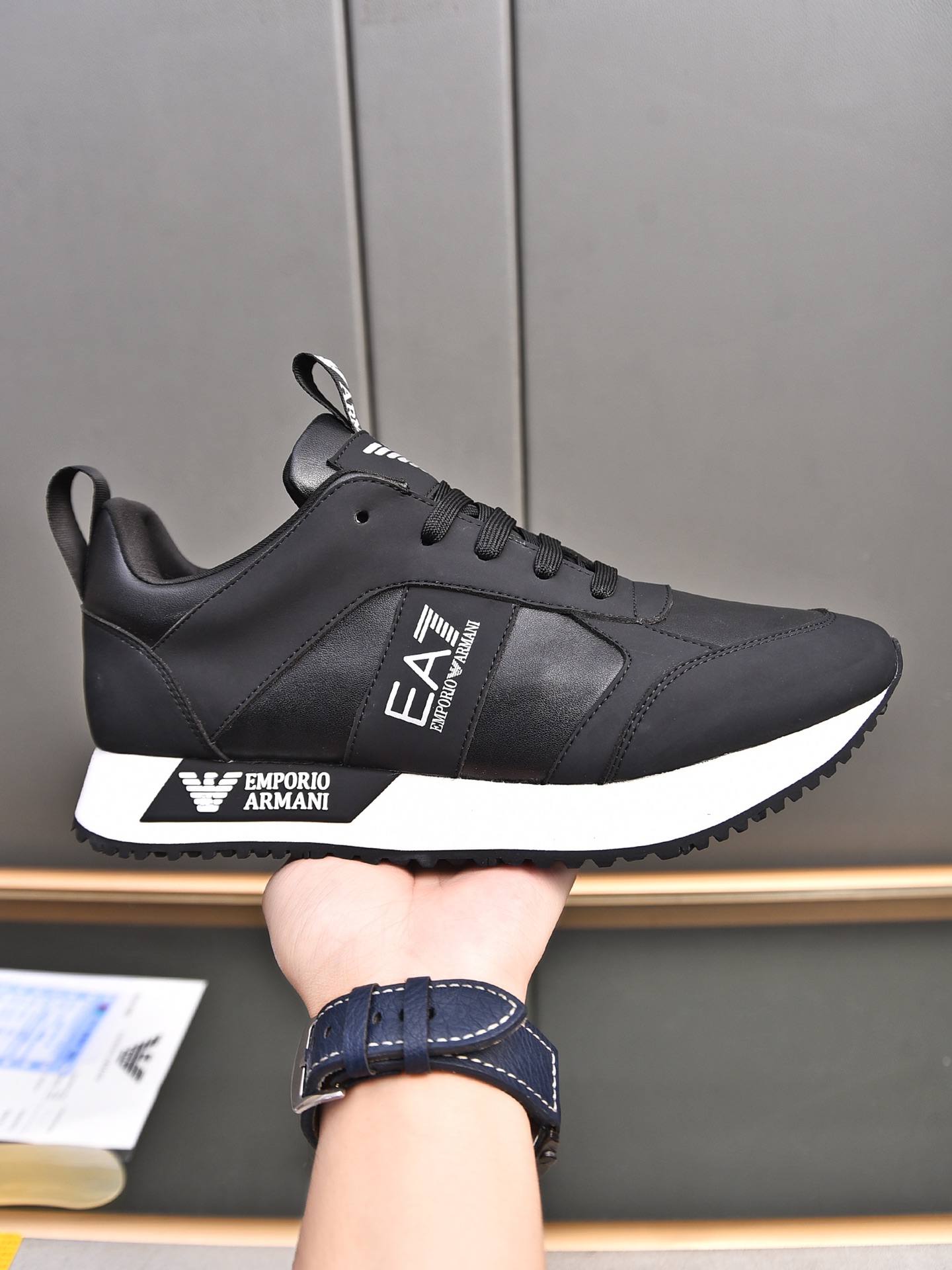 NO:270501,P【Amani new hit model】The original version is replicated one by one, and the calm and elegant taste is unspeakable to start the journey of fashionable shoes calmly dealing with various occasions!  The momentum of the big brand is self-evident!  Comfortable and atmospheric!  Material: The rubber in the top layer of frosted leather and breathable mesh is high temperature and wear-resistant, and the quality is a fashion essential!  Number of codes 38-44 (45 customized) large quantity of spot stock. Multi-color selection., Armani19860909P【阿玛尼新款爆款】原版一比一复刻,那种沉稳内涵儒雅的品味无法言喻的开启时尚鞋履的旅程从容应对各种场合！大牌的气势不言而明！上脚舒适大气！ 材料:头层磨砂拼皮透气网里橡胶耐高温耐磨品质大底,时尚必备！码数38-44（45定做）大量现货.多色选择.,,armani,Men's shoes