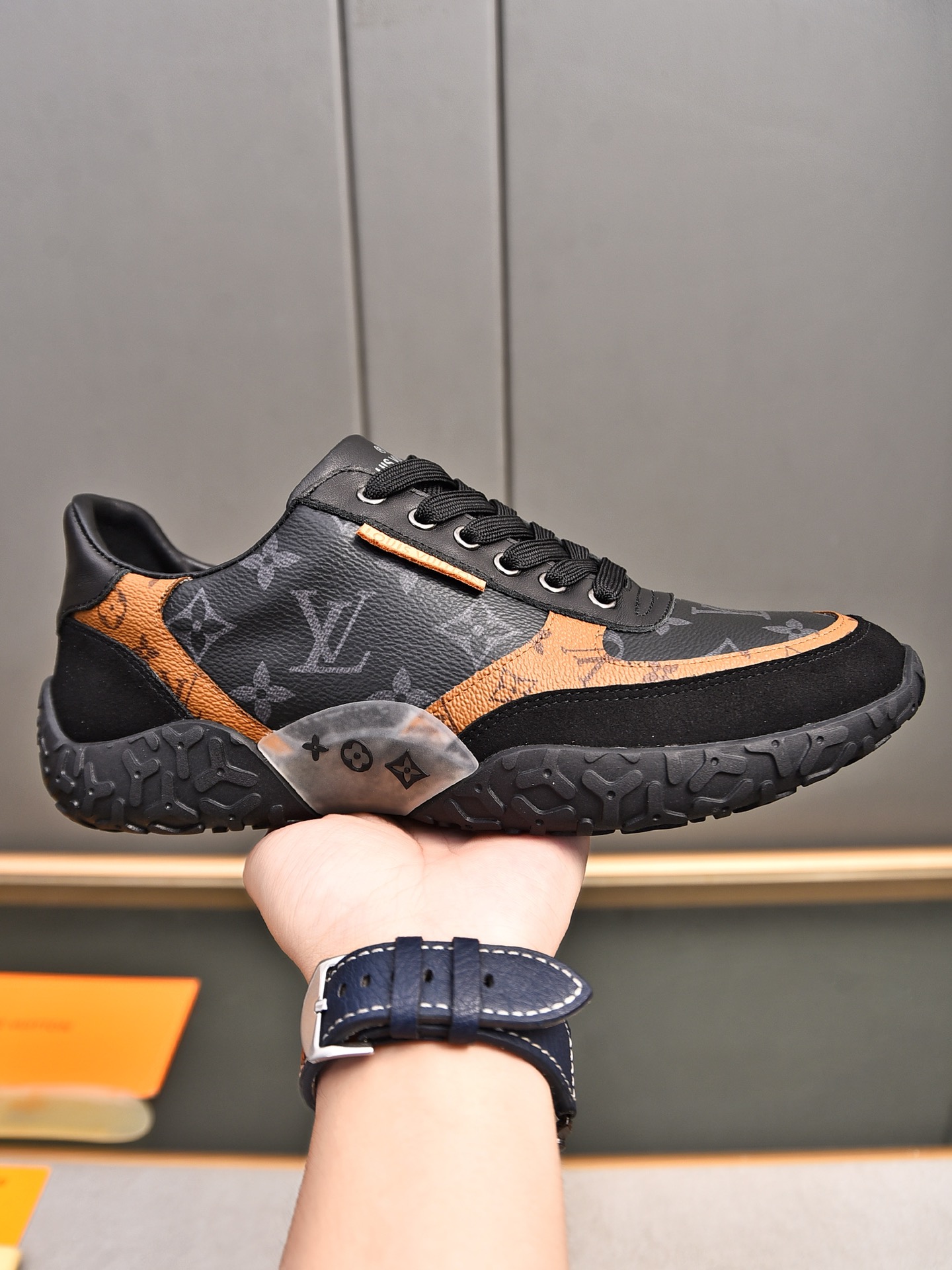 NO:270798,P is the main promoter and the new model is coming!  L's casual shoes, imported printed fabric on the upper, unique!  The first layer of soft cowhide is made of classic material, washed sheep private model, fashionable and fashionable!  Street Blasting Artifact 38-44 (45 customized) Multi-color selection, louis vuitton, cowhide19860909P 主推劲爆新款火爆来袭！L家休闲鞋,鞋面进口印花布料,与众不同！头层软牛皮经典材质水洗羊里私模大底潮流时尚！炸街神器38-44(45定做)多色选,,louis vuitton,cowhide,Men's shoes