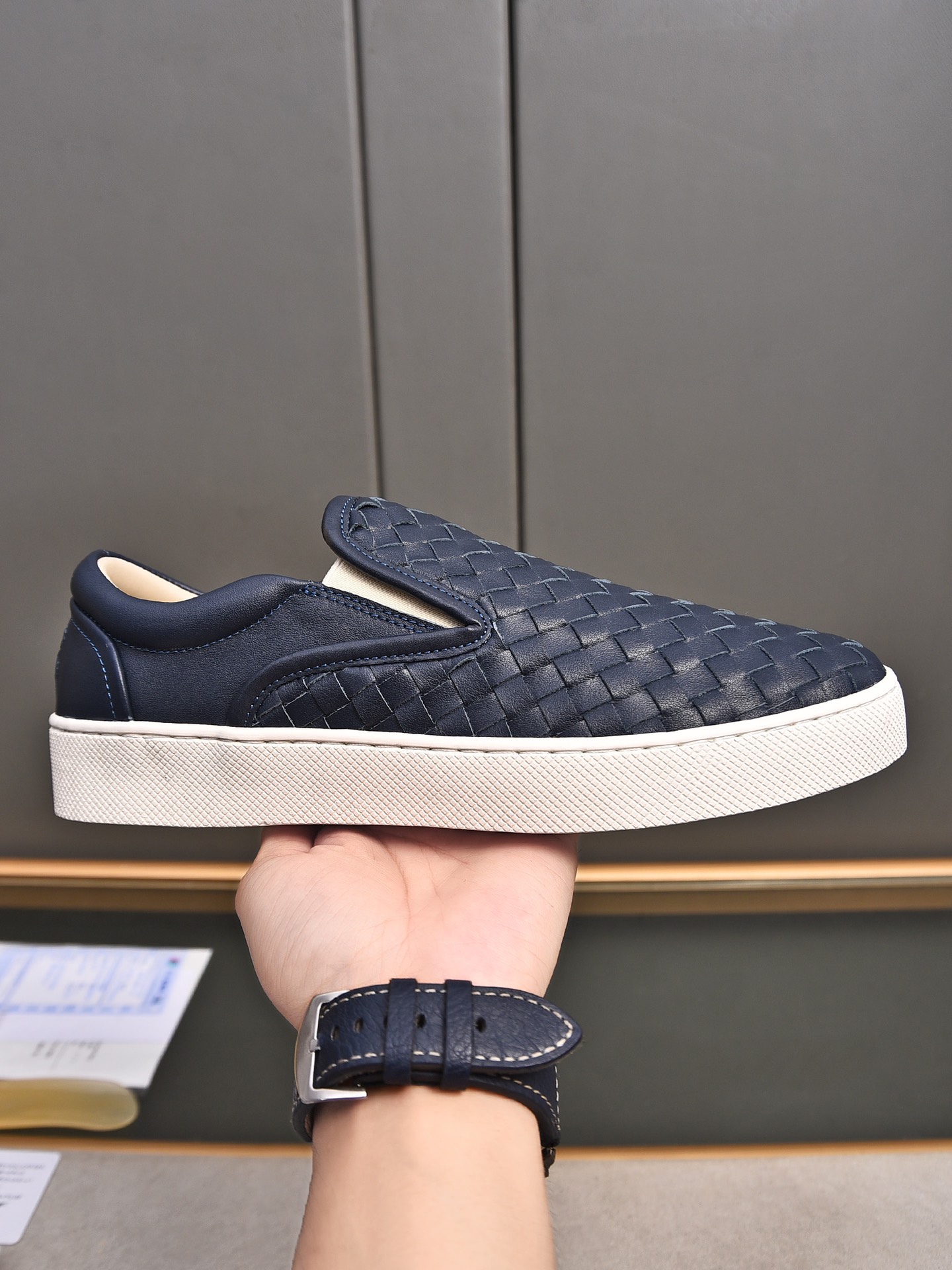 NO:352371,P【Feet Set Series】BOTTEG* VENET*——High-end boutique Size38-44 (45 customized) BV new product, artificial woven classic style and contemporary fashion temperament are harmoniously blended, rubber soles are light and flexible, and water-dyed sheepskin pads!  【Taobao, Tmall, live broadcast first choice】, bottega veneta, bottega veneta, cowhide, sheepskin19860909P【套脚系列】BOTTEG* VENET*——高端精品 Size38-44(45定做) BV新品,头层牛皮人工编织经典风格与当代时尚气质和谐交融,橡胶鞋底轻便灵活,水染羊皮垫！【淘宝,天猫,直播首选】,,bottega veneta,bottega veneta,cowhide,sheepskin,Men's shoes