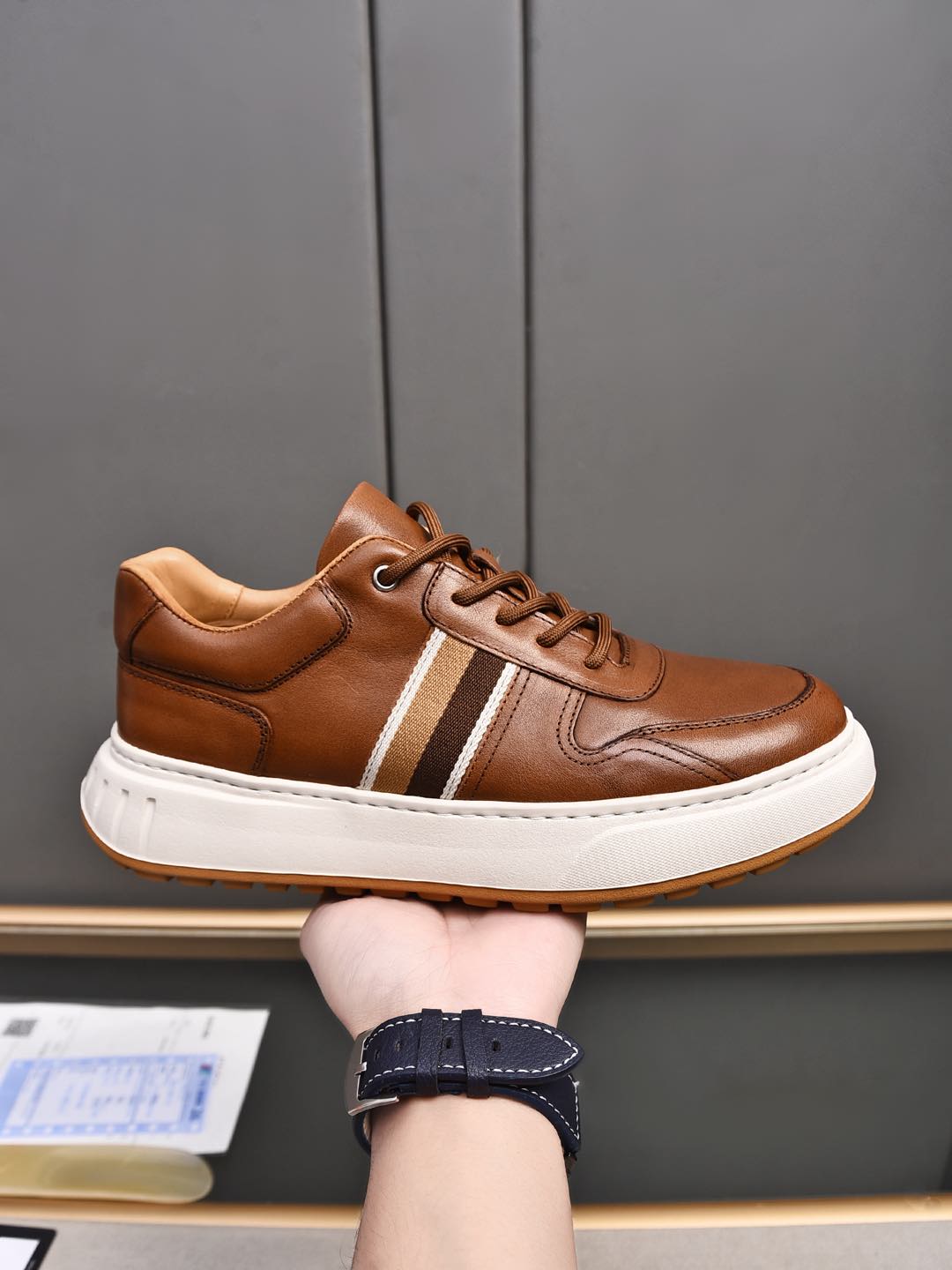 NO:270504,P【Boutique Series】Bali - High-end boutique Size38-44 (45 customized) New product, the classic style of the first layer of cowhide and the contemporary fashion temperament, the rubber sole is light and flexible, and the water-dyed cowhide mat!  【Taobao, Tmall, live broadcast first choice】,bally,cowhide19860909P【精品系列】巴利——高端精品 Size38-44(45定做) 新品,头层牛皮经典风格与当代时尚气质和谐交融,橡胶鞋底轻便灵活,水染牛皮垫！【淘宝,天猫,直播首选】,,bally,cowhide,Men's shoes