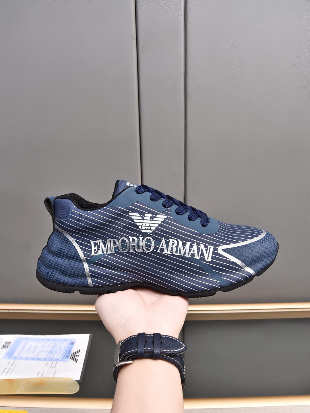 NO:270510,P Versace [Foreskin Sole Craft] Fashionable and popular versatile and handsome upper imported glue-drop upper, simple and luxurious atmospheric design, perfect style, breathable net, very personalized and fashionable and stylish, fashionable and handsome, versatile and casual, 38-44 sizes (45 customized), versace19860909P范思哲【包皮底工艺】时尚爆款 百搭帅气鞋面进口滴胶鞋面,简约奢华大气设计,完美版型,透气网里,极富个性与时尚韵味时尚帅气,百搭休闲, 码数38-44码(45定做）,,versace,Men's shoes