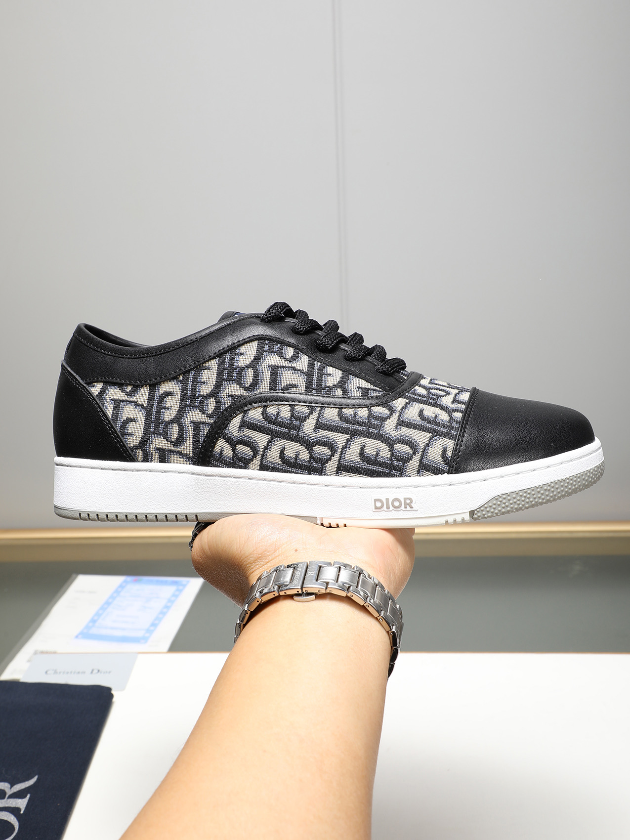 Dior Men's Leather and Oblique Canvas Low-Top Sneakers - Stylish & Comfortable 2 i1741683280739 4865 0 0