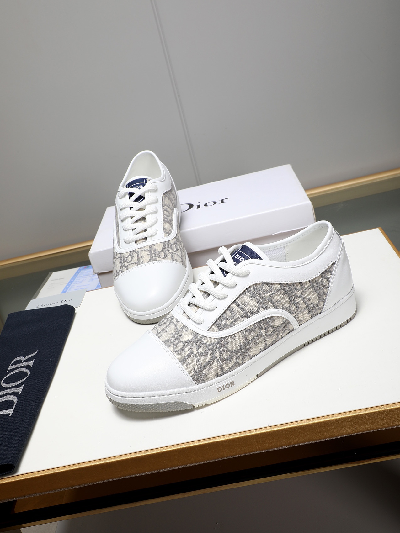 Dior Men's Casual Sneakers in White Leather and Oblique Canvas, Size 38-44 4 i1741683295041 9511 0 2