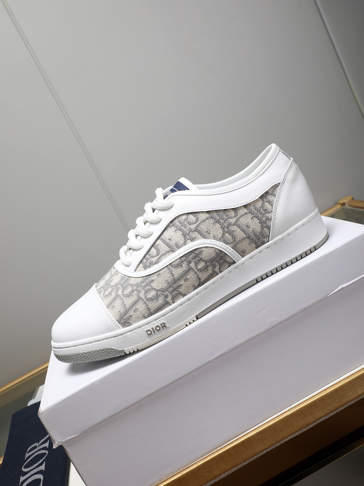 Dior Men's Casual Sneakers in White Leather and Oblique Canvas, Size 38-44 7 i1741683297473 8816 0 5