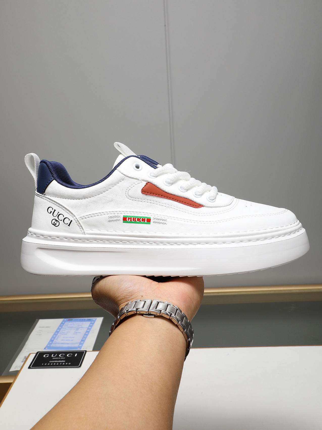 NO:273441,P Guqi imported material original anti-slip, wear-resistant, light and soft sole. Style category men's casual shoes. Trendy styles. Comfortable on the feet. Color real picture color sizes 38-44,19860909P 古奇进口材质原版防滑耐磨轻便柔软大底 款式类别男士休闲鞋 搭潮流款 上脚舒服 颜色实物图片色38-44码,,Men's shoes