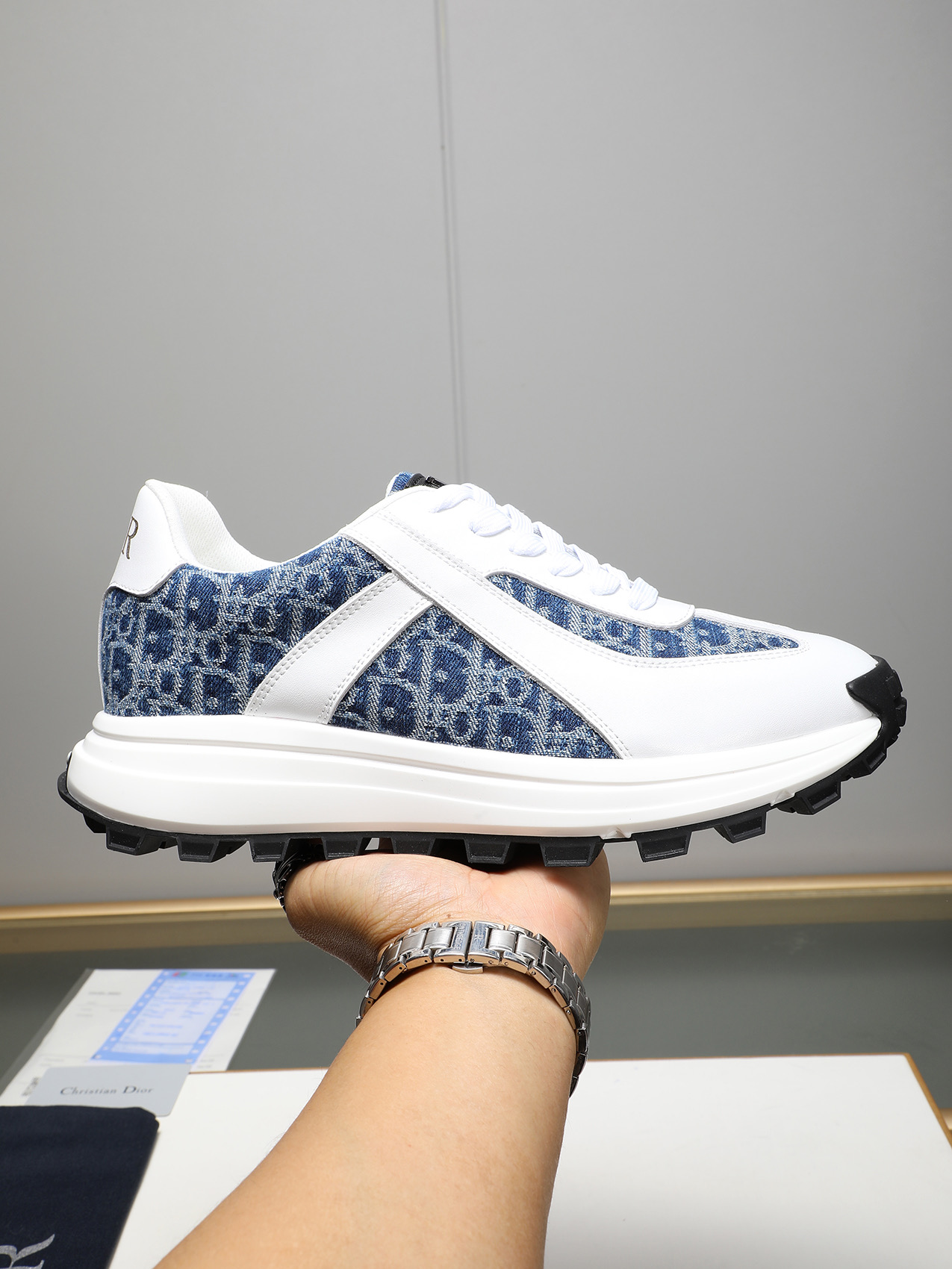 NO:273444,P【Dio】Use imported waterproof fabric splicing cowhide comfort net. Private mold foam TPU transparent large sole, super light and comfortable on the feet!  Perfect last, generous and fashionable design, two colors available!  Number of codes 38–44 (45 46 customized),,dior,cowhide19860909P【迪奥】采用进口防水布料拼接牛皮舒适网里.私模发泡TPU透明大底,上脚超轻超舒适！完美楦型,大方时尚的设计,两色可选！码数38–44(45 46定做),,dior,cowhide,Men's shoes