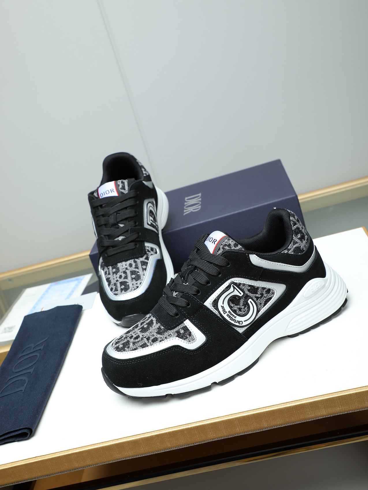 Christian Dior Chrono Sneakers, Stylish and Comfortable Athletic Shoes 7 i1741855386397 8187 0 5