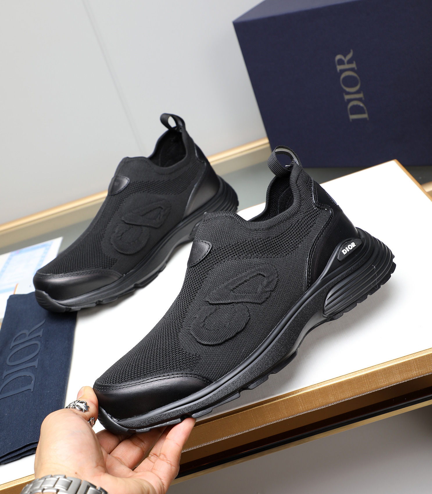 Dior Chrono Sneaker: Sporty, Casual, Lightweight, and Comfortable - Black 3 i1741855952336 1051 0 1