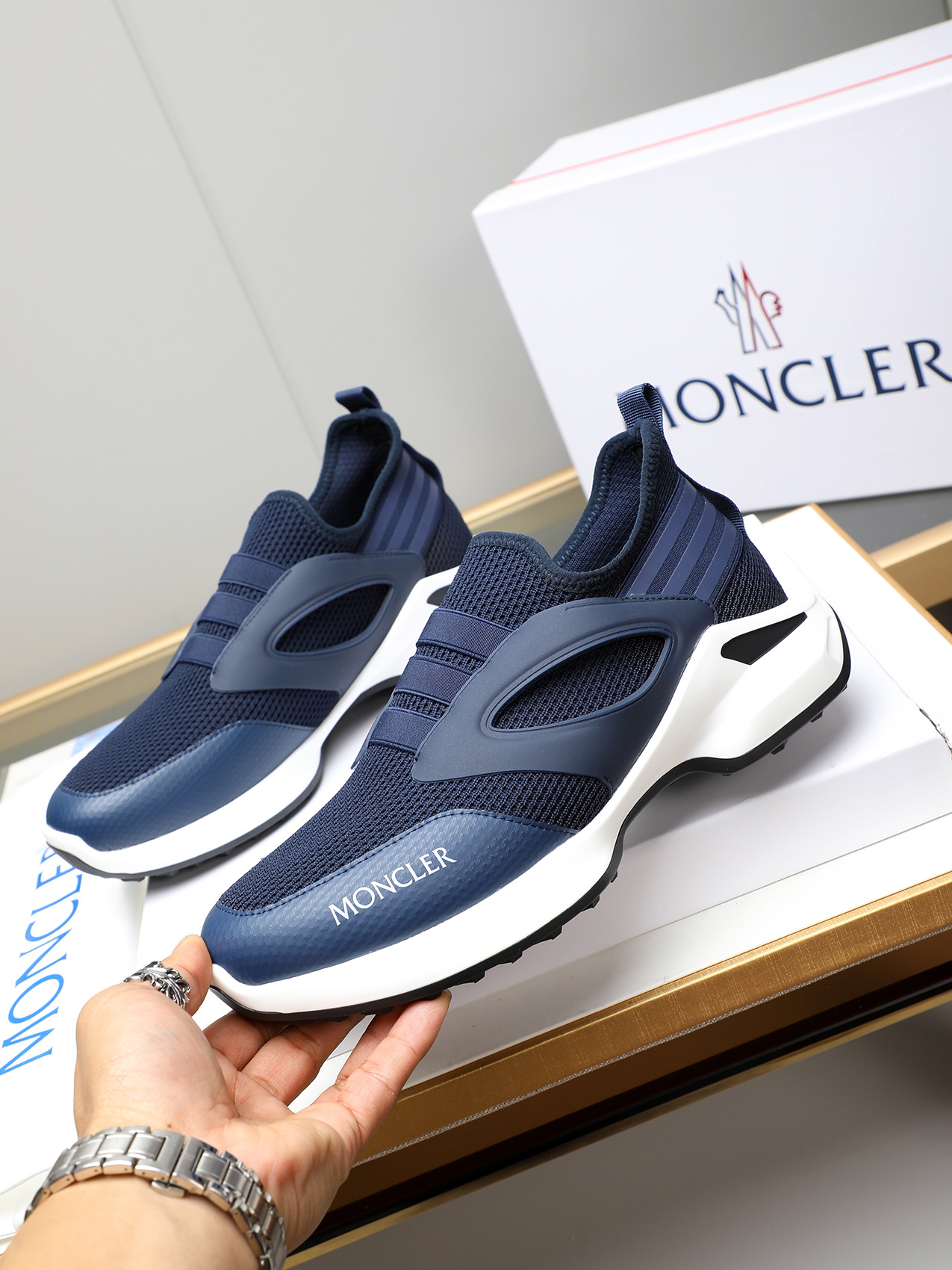 Moncler Men's Outdoor Lace-Up Sneakers - Comfort & Style for Urban Adventures 3 i1741856555062 6418 0 1