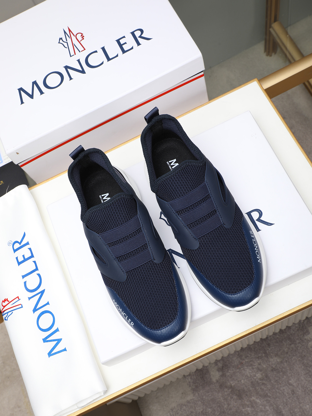 Moncler Men's Outdoor Lace-Up Sneakers - Comfort & Style for Urban Adventures 9 i1741856555693 7186 0 7