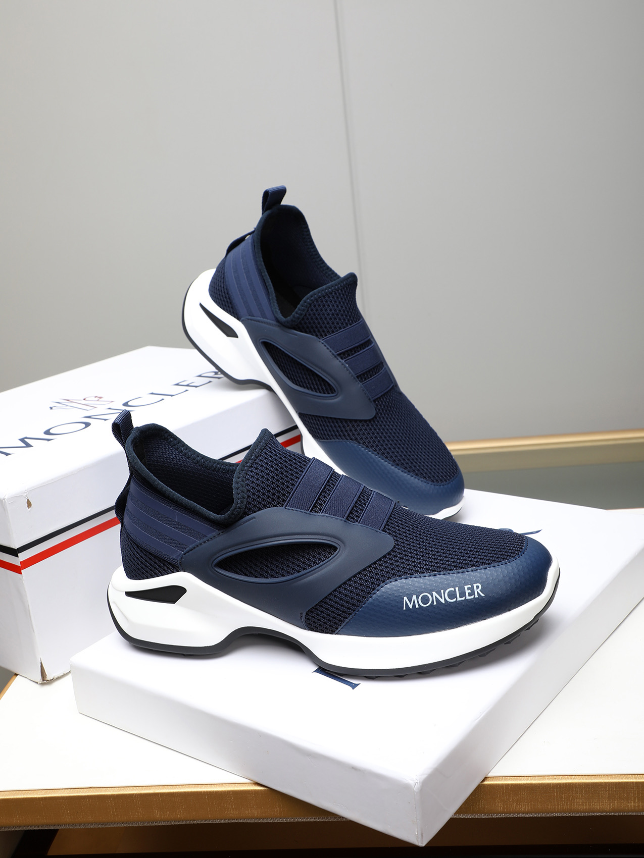 Moncler Men's Outdoor Lace-Up Sneakers - Comfort & Style for Urban Adventures 5 i1741856555694 9634 0 3