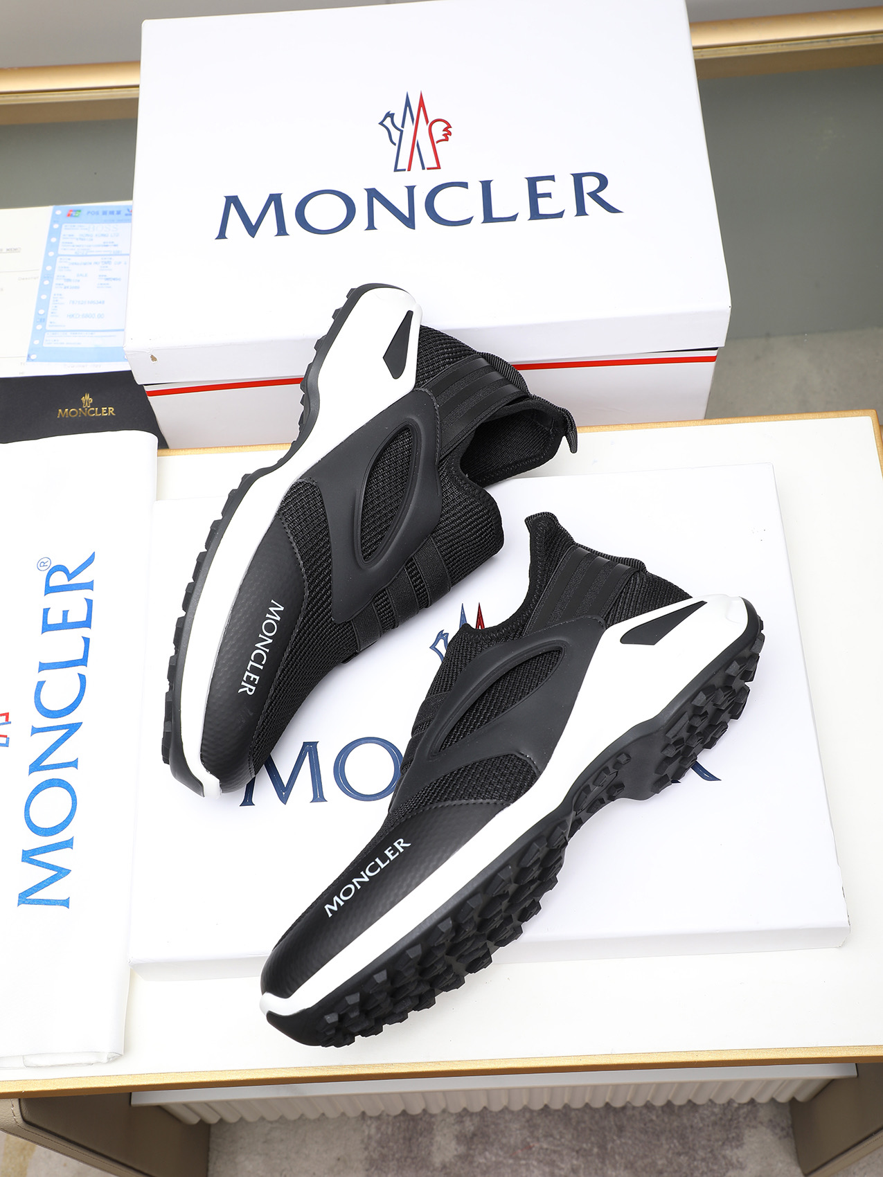 Moncler Men's Outdoor Lace-Up Sneakers: Comfortable, Slip-Resistant, Stylish 8 i1741856655341 7784 0 6