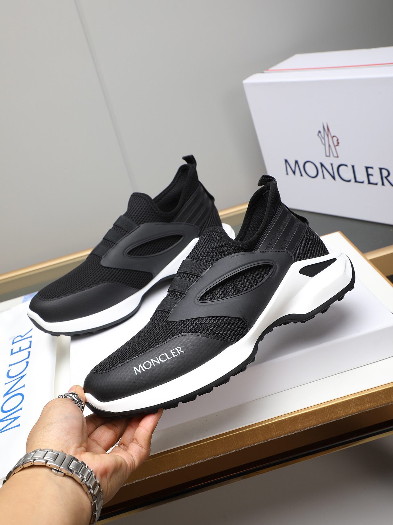 Moncler Men's Outdoor Lace-Up Sneakers: Comfortable, Slip-Resistant, Stylish 3 i1741856655341 8244 0 1