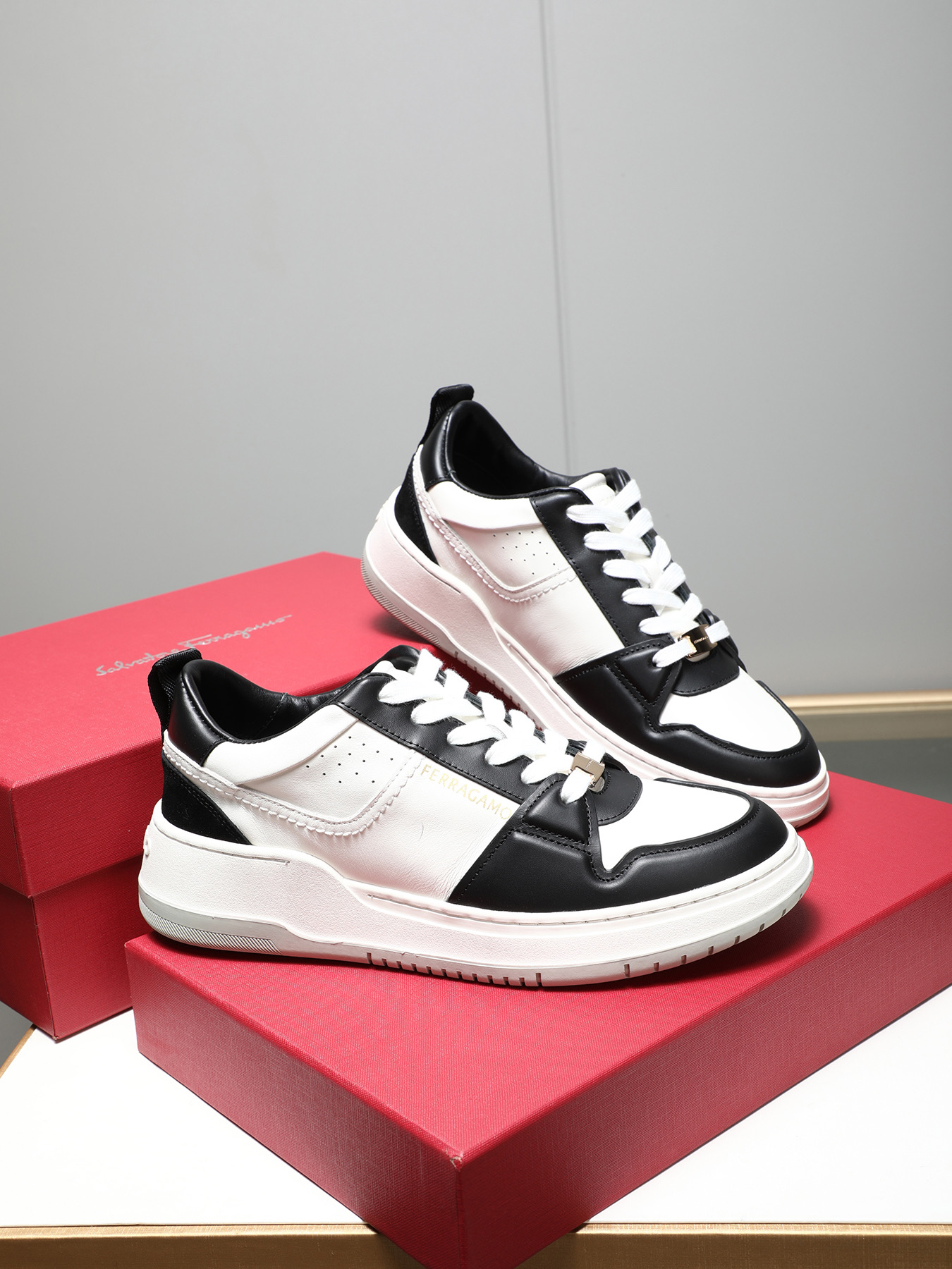 Ferragamo Men's Leather Low-Top Casual Sneakers, Thick Sole, Modern Style 5 i1742632466090 7413 0 3