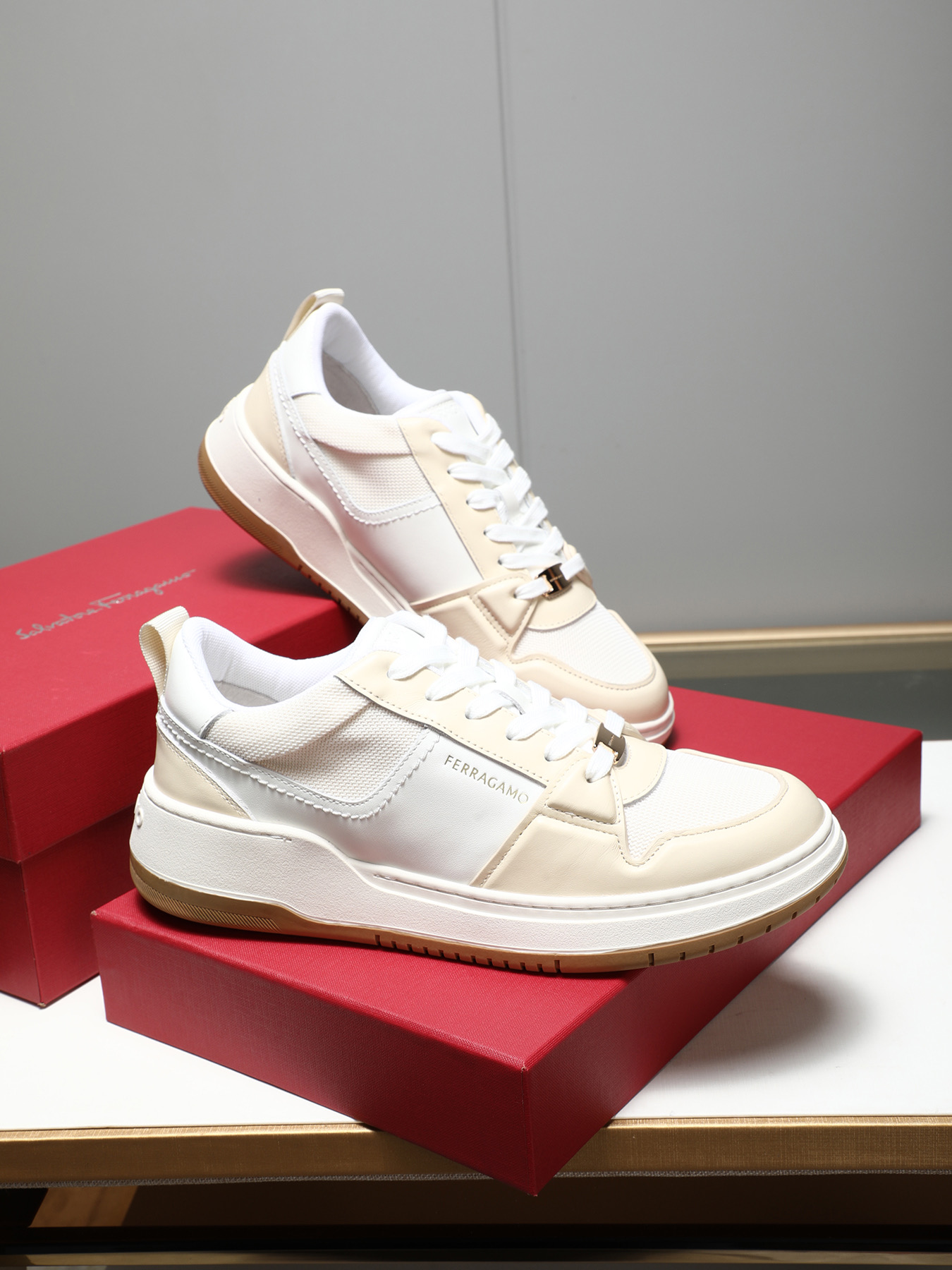 Ferragamo Men's Low-Top Leather Sneakers - Modern Urban Style & Comfort 5 i1742632690248 9026 0 3