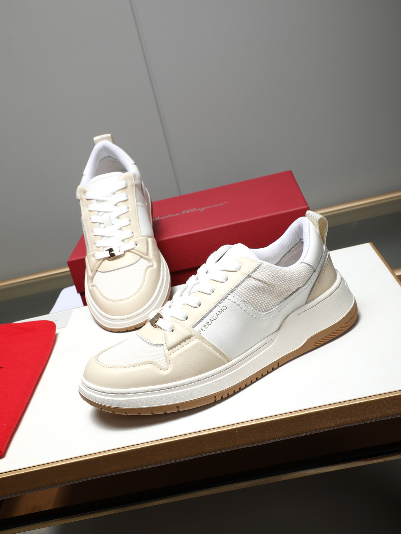 Ferragamo Men's Low-Top Leather Sneakers - Modern Urban Style & Comfort 8 i1742632690249 5213 0 6
