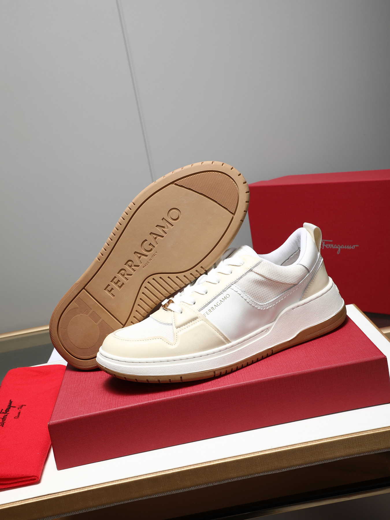 Ferragamo Men's Low-Top Leather Sneakers - Modern Urban Style & Comfort 4 i1742632690249 6048 0 2