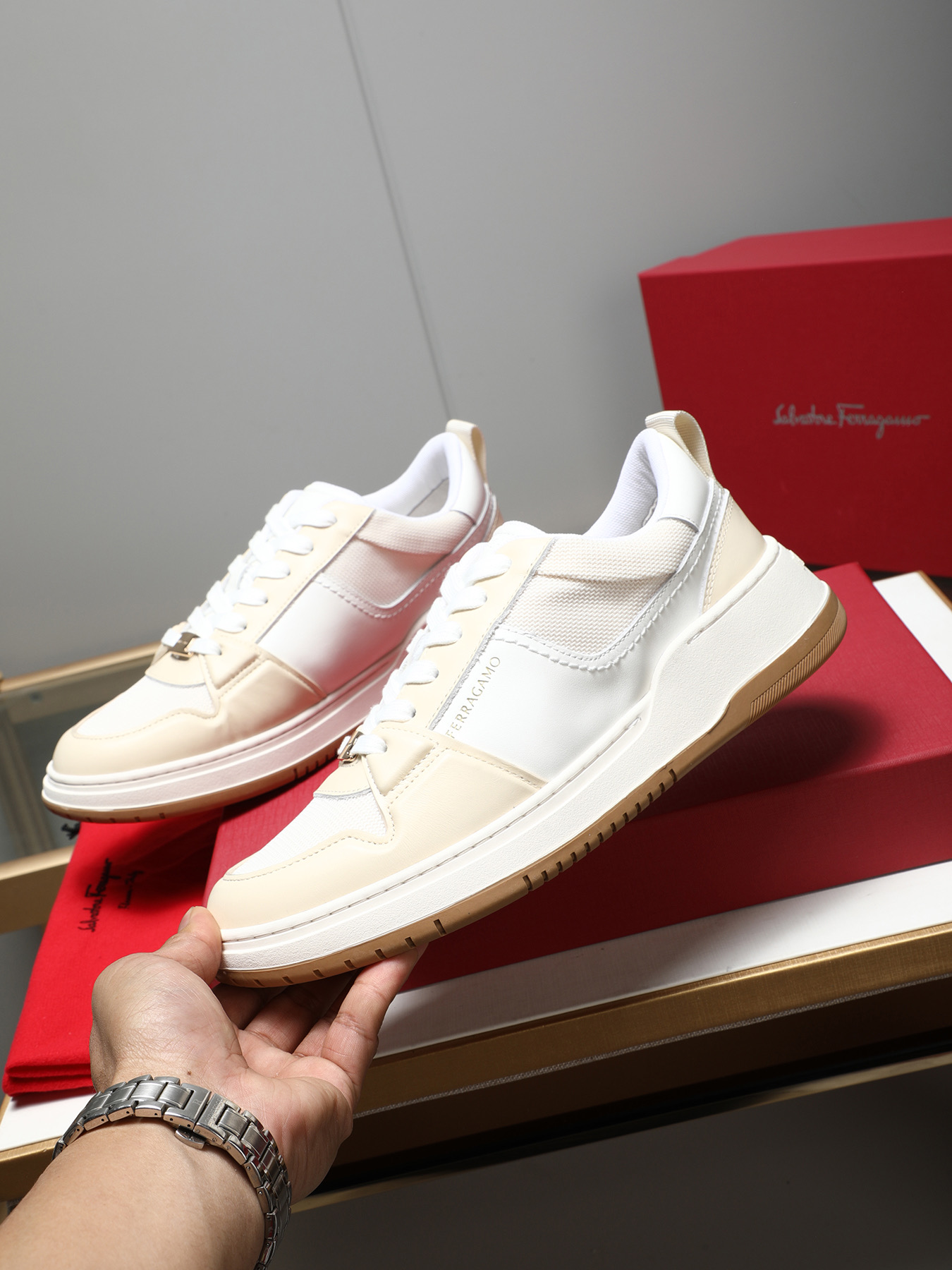 Ferragamo Men's Low-Top Leather Sneakers - Modern Urban Style & Comfort 3 i1742632690250 1927 0 1