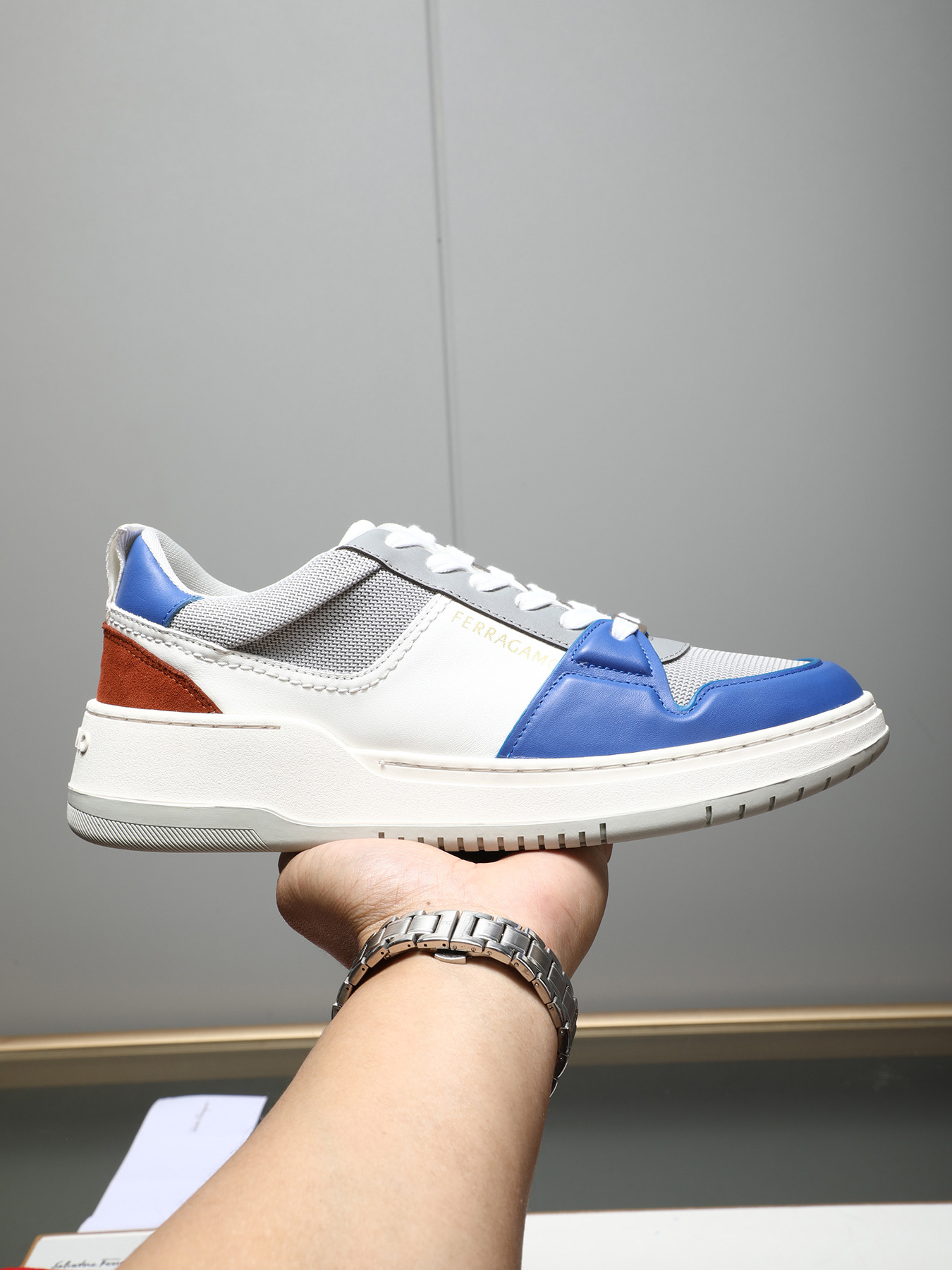 Ferragamo Men's Low-Top Leather Sneakers - Modern Urban Style & Comfort