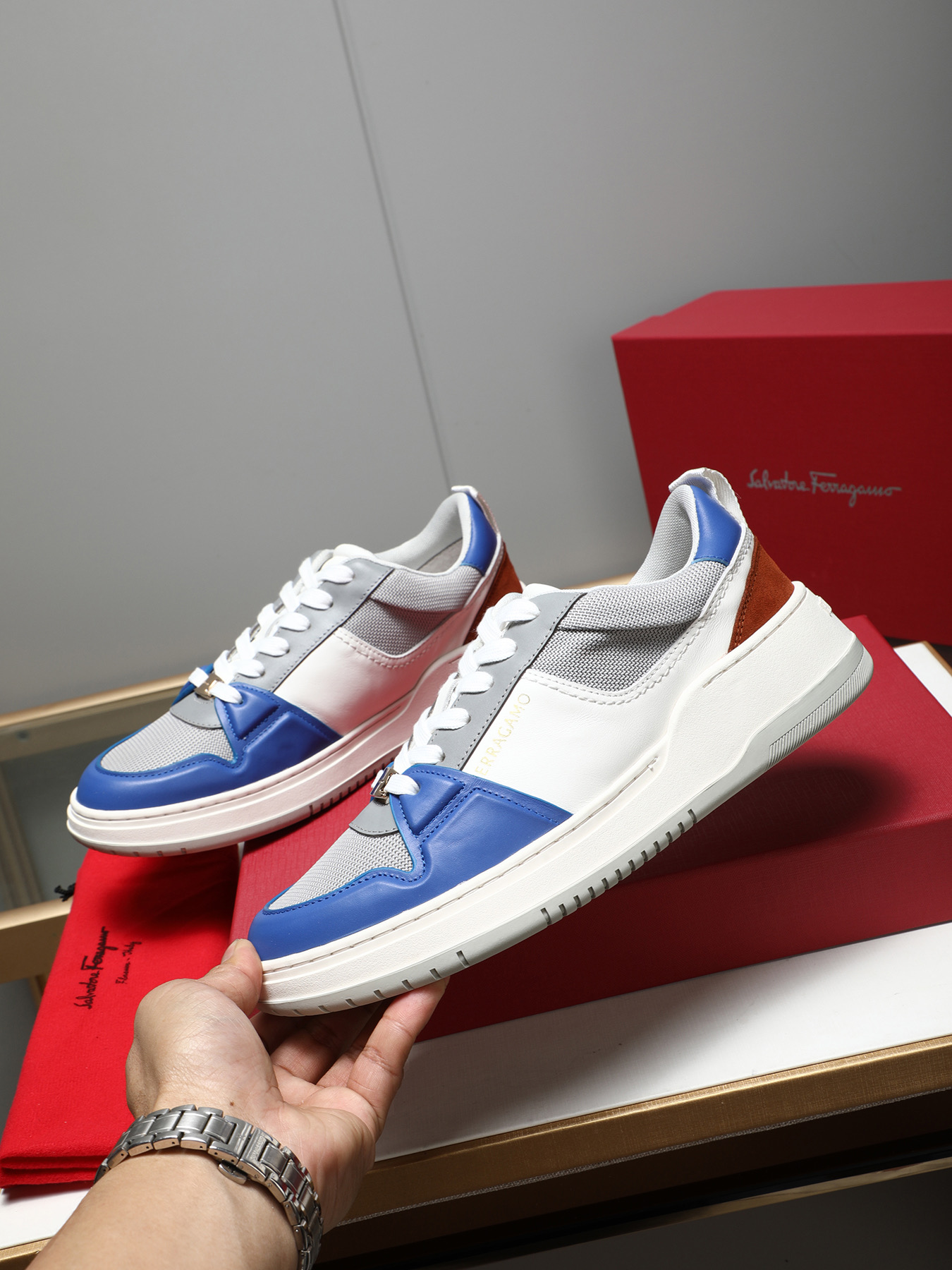 Ferragamo Men's Low-Top Leather Sneakers - Modern Urban Style & Comfort 3 i1742632705760 7388 0 1