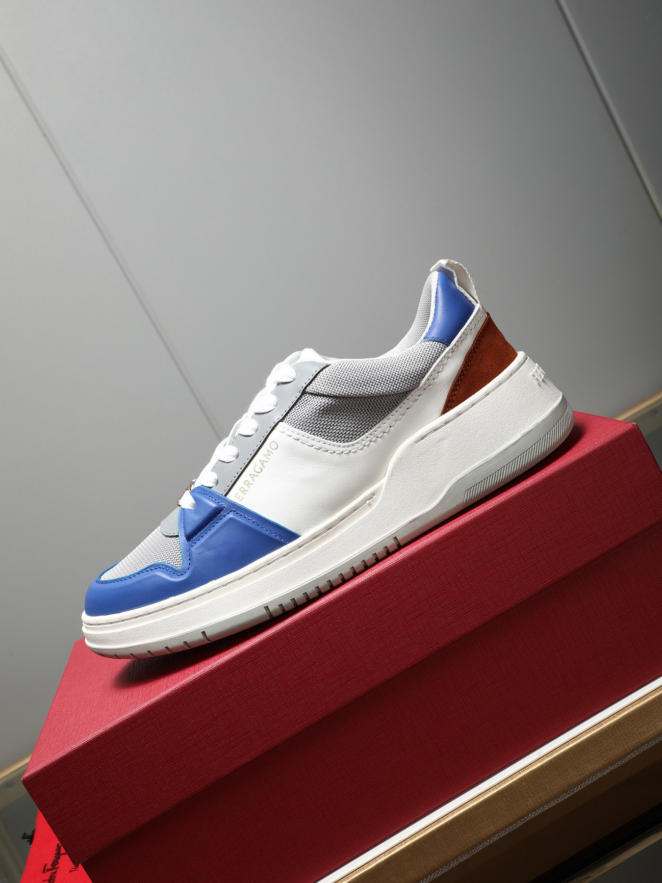 Ferragamo Men's Low-Top Leather Sneakers - Modern Urban Style & Comfort 7 i1742632705947 7667 0 5