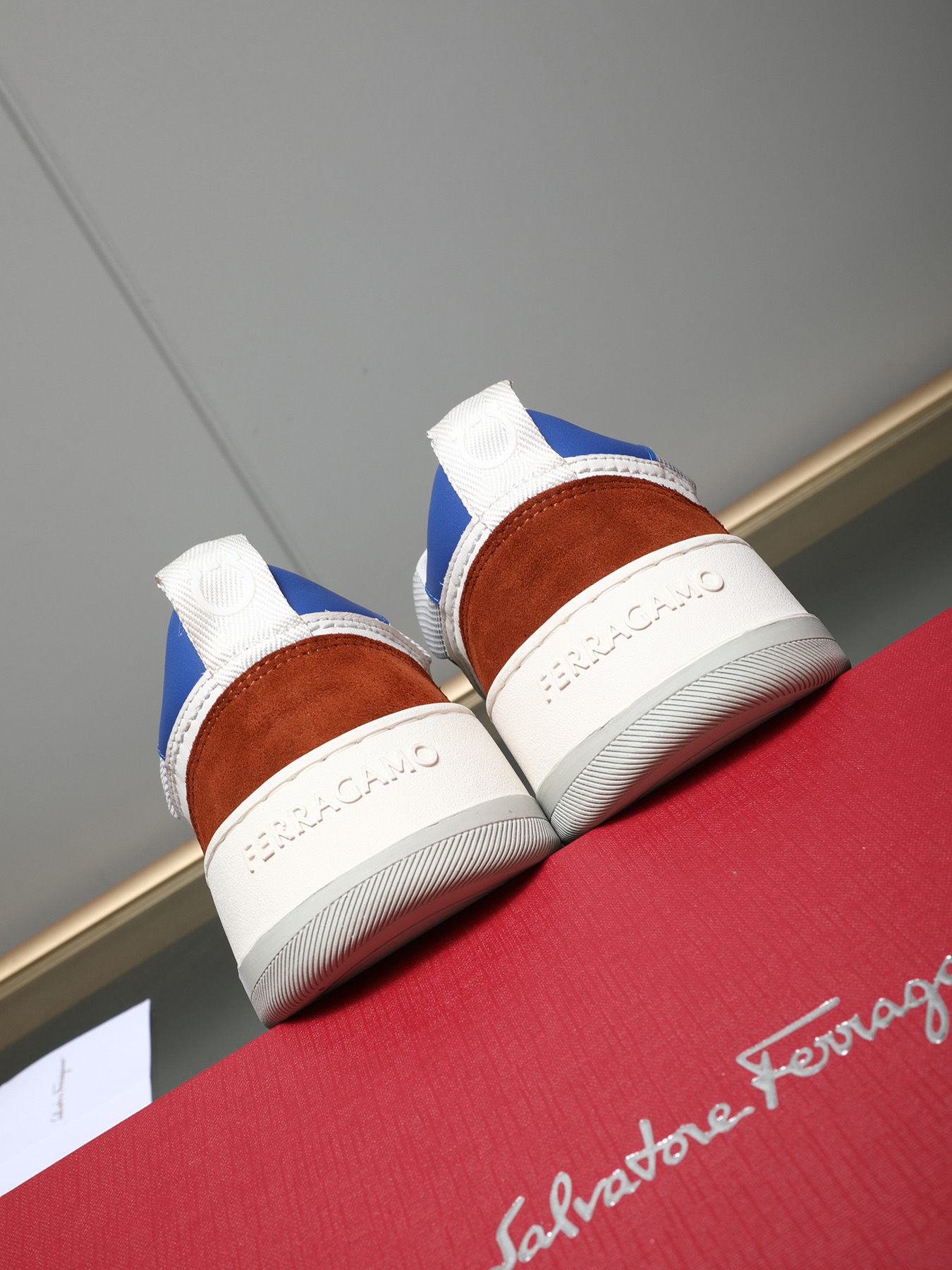 Ferragamo Men's Low-Top Leather Sneakers - Modern Urban Style & Comfort 6 i1742632706191 7440 0 4