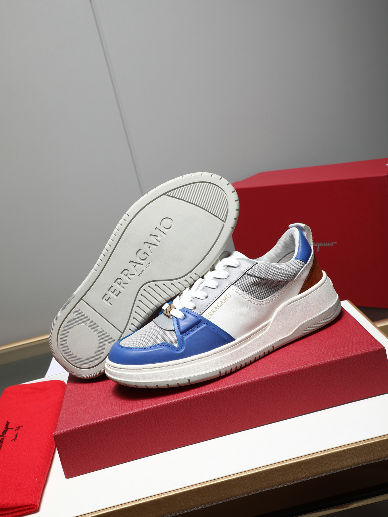 Ferragamo Men's Low-Top Leather Sneakers - Modern Urban Style & Comfort 4 i1742632706195 4815 0 2