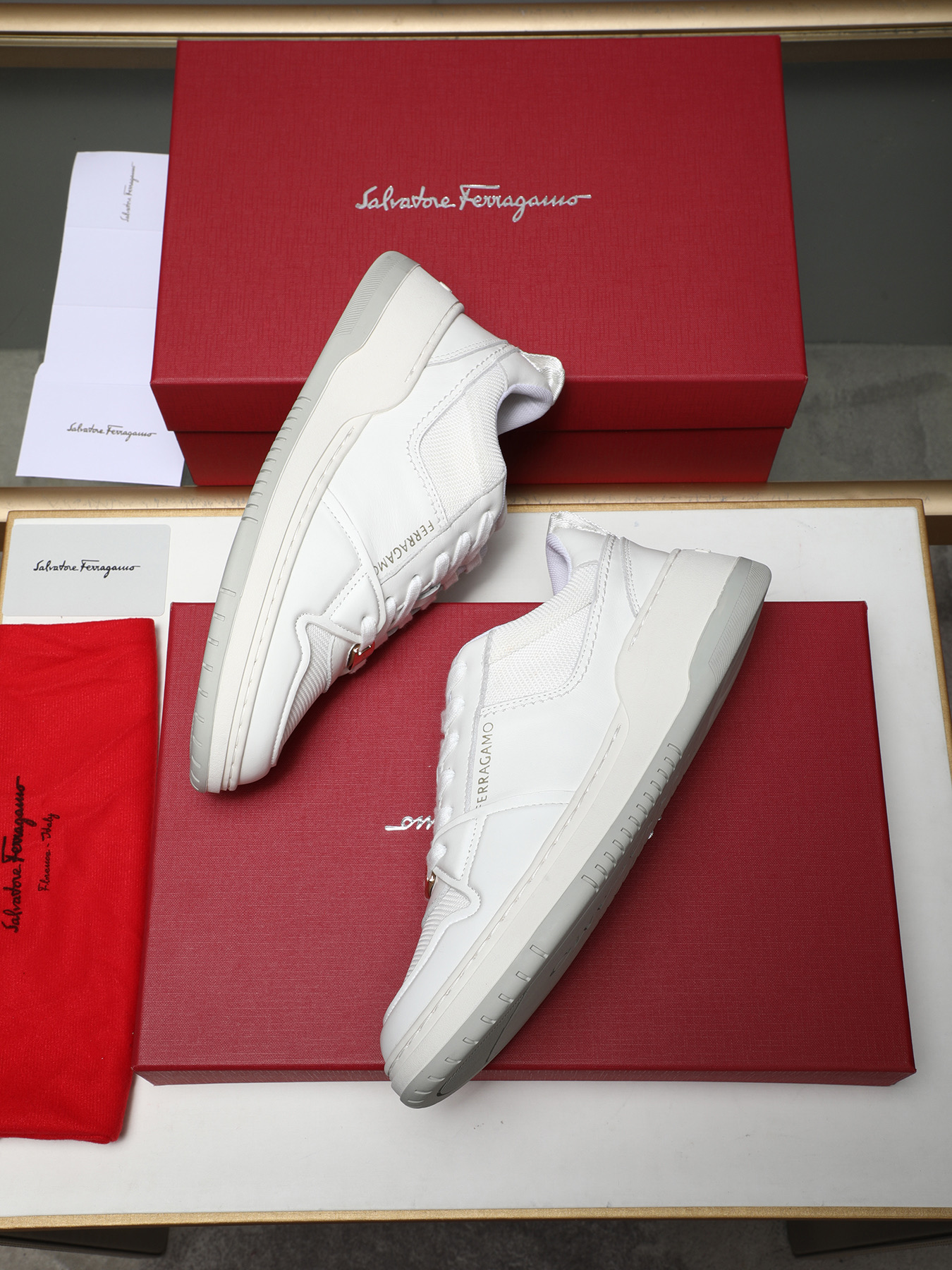 FFerragamo Men's Low-Top Leather Sneakers - Elevate Your Style with Comfort 9 i1742632722281 6329 0 7