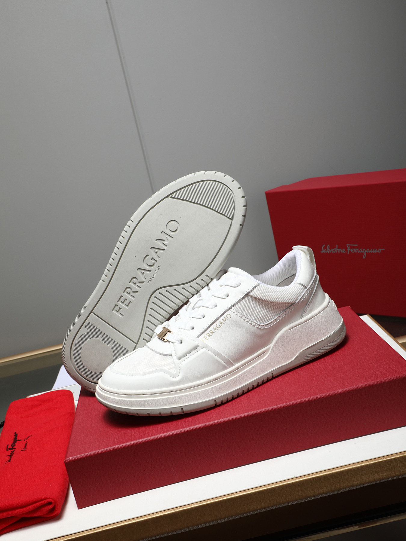 FFerragamo Men's Low-Top Leather Sneakers - Elevate Your Style with Comfort 4 i1742632722665 1514 0 2