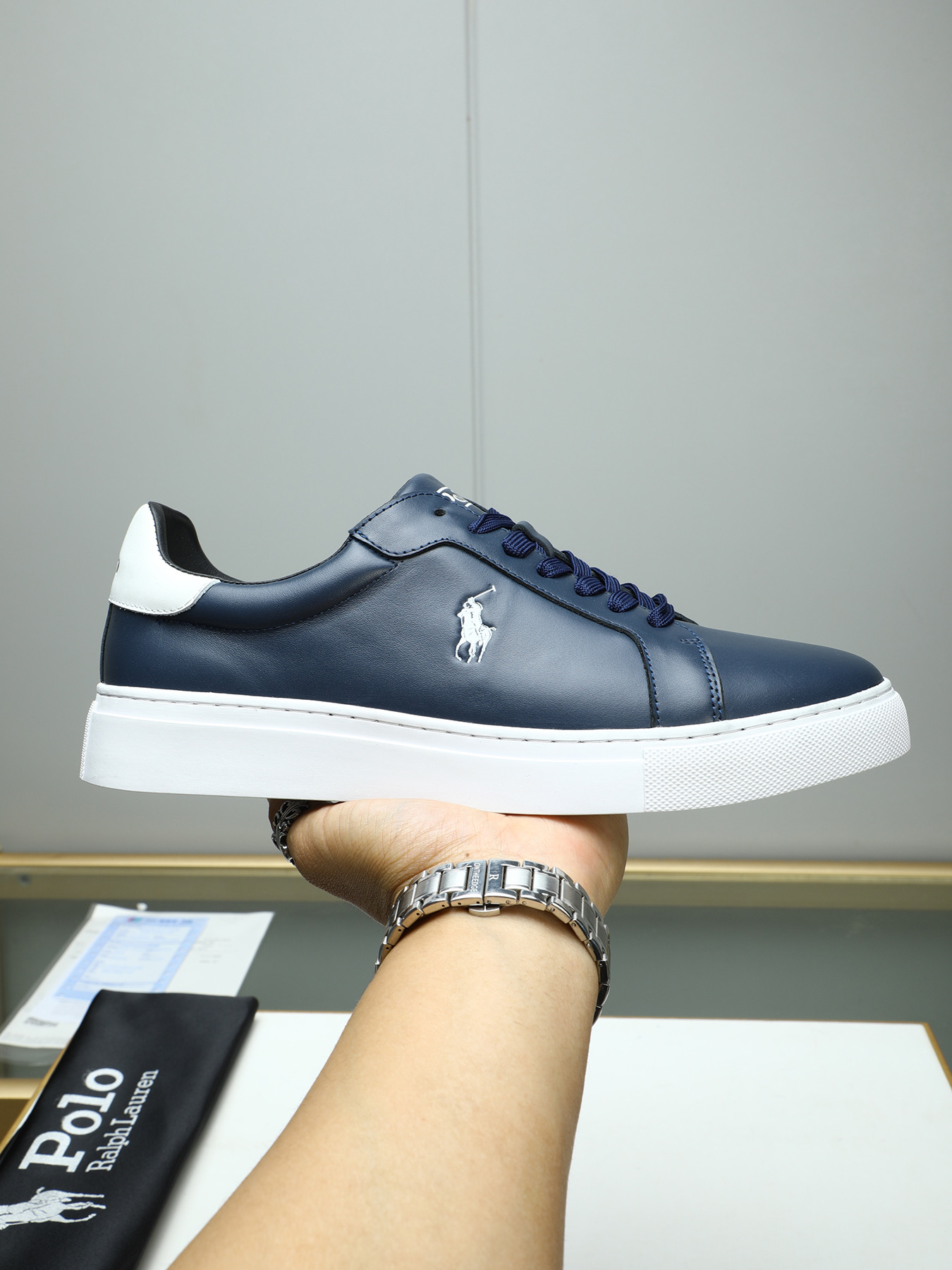 NO:274825,P Polo [Paul] Casual shoes, positive size. Number of sizes: 38-44 (45 customized product materials selection, high-quality cowhide, rubber outsole, cowhide19860909P Polo [保罗] 休闲鞋 正码.码数:38-44(45定做 商品材料精选 优质牛皮面 橡胶大底,,cowhide,Men's shoes