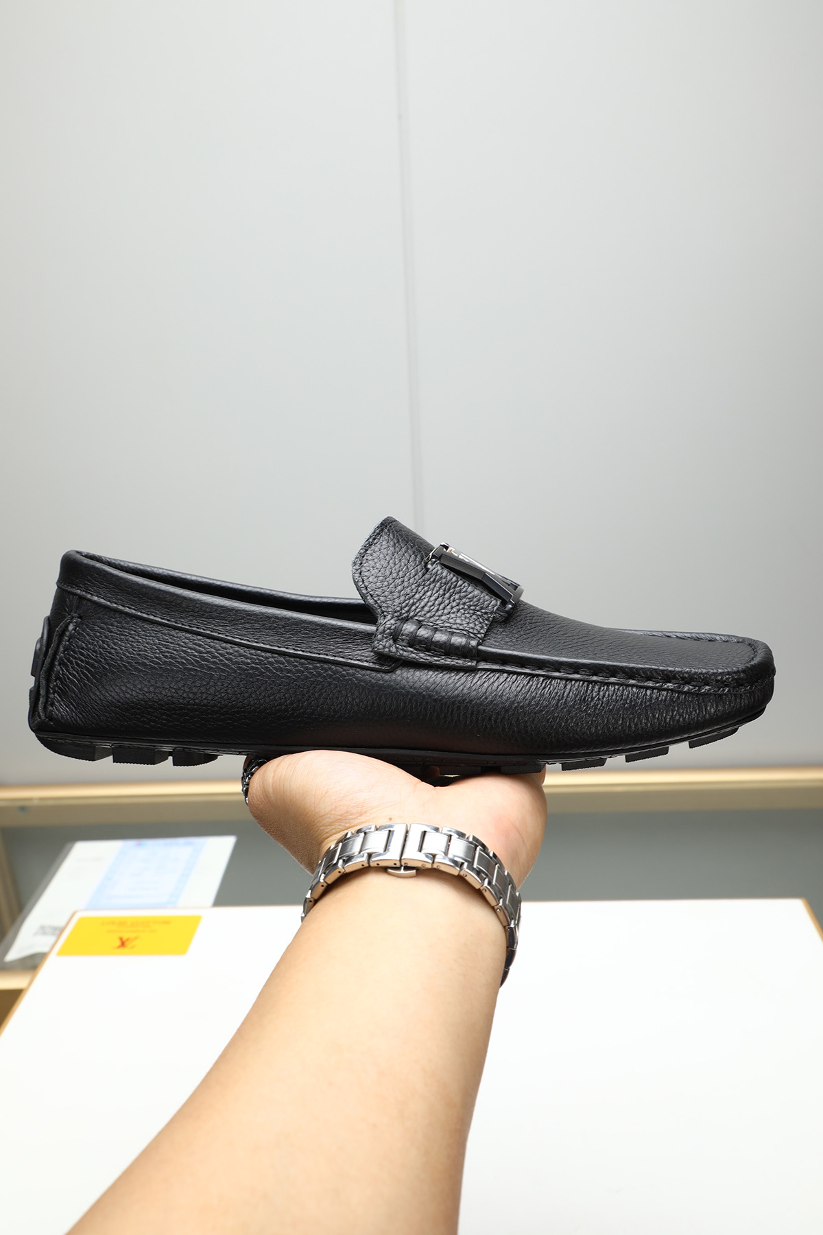 NO:275886,P【Louis Vuitton】LV official website model. Doudou shoe series, each step follows the original process and technical process, the leather material is imported, lyre pattern cowhit leather texture first-class style design is luxurious and atmospheric, perfect interpretation of the brand's luxury style upper is made of cowhide with imported genuine leather lining, original wear-resistant sole, speaking according to quality, size number 38-44 [45, 46 47 can be determined],,louis vuitton,louis vuitton,cowhide19860909P【Louis Vuitton】LV官网款.豆豆鞋系列,每一步骤均紧随原厂工艺技术流程制作出货,选用皮料均是进口荔纹牛皮质感一流版型设计奢华大气,完美诠释品牌奢华风格鞋面采用牛皮搭配进口真皮内里,原版耐磨大底,看质量说话,码数38-44【45,46 47可定】,,louis vuitton,louis vuitton,cowhide,Men's shoes