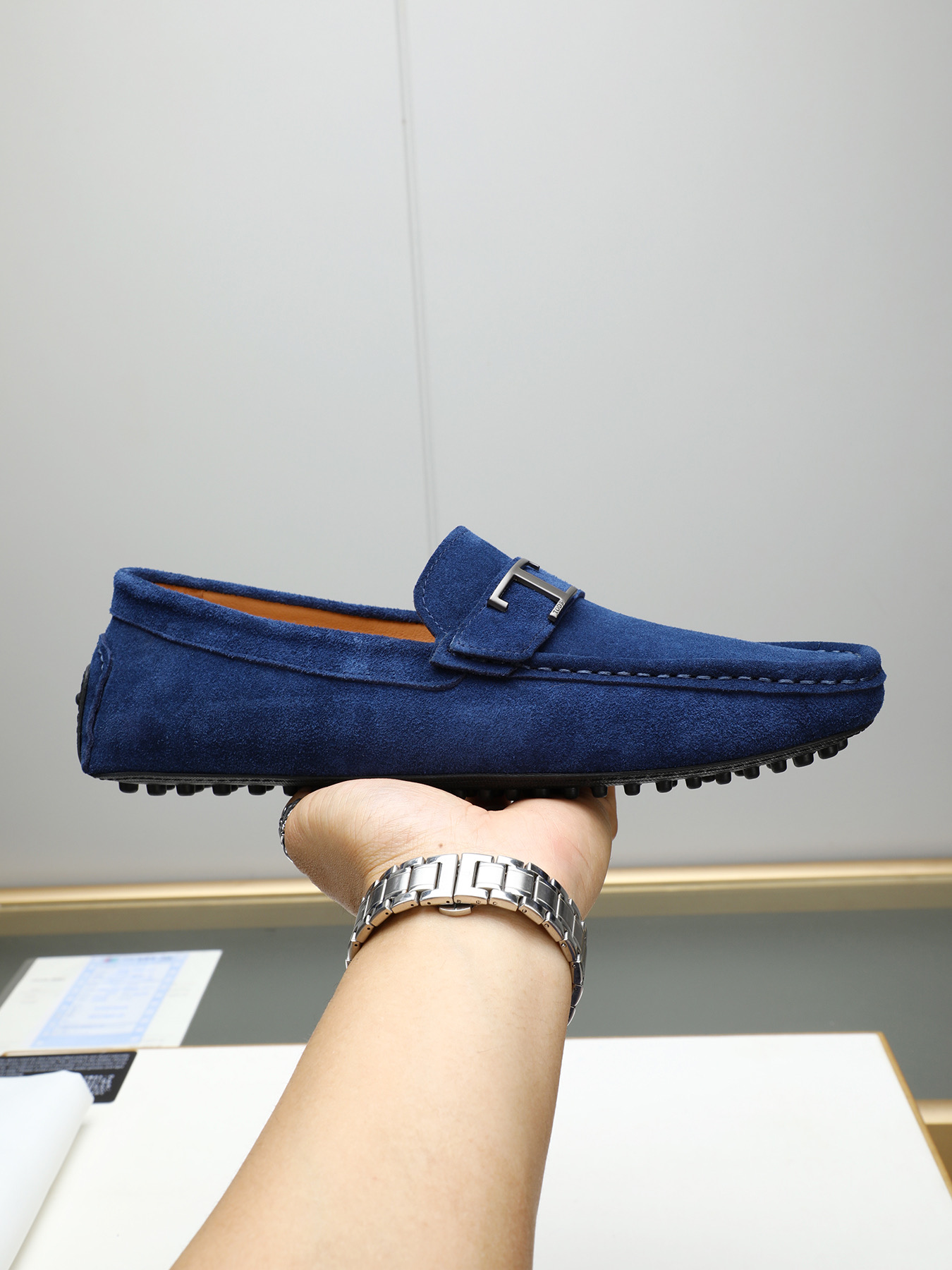 NO:275890,P【TOD'R】Todds New men's fashionable footwear men's shoes are original single quality, high-end fine quality details are exquisite and exquisite. It uses imported Italian top layer matte cowhide luxury leather lining original lightweight wear-resistant non-slip original outsole, comfortable and classic workmanship, fine workmanship, worthy of possession. 38-44 codes (45 46 47 custom made) in large quantities, Tod's, cowhide19860909P【TOD'R】托德斯 新款男士时尚套脚男鞋原单品质,高端精品细节精致考究,采用进口意大利头层磨砂牛皮奢华的皮内里原版轻便耐磨防滑原版大底,穿着舒适工艺精典,做工精细,值得拥有 码数38-44码（45 46 47定做）大量现货,,Tod's,cowhide,Men's shoes