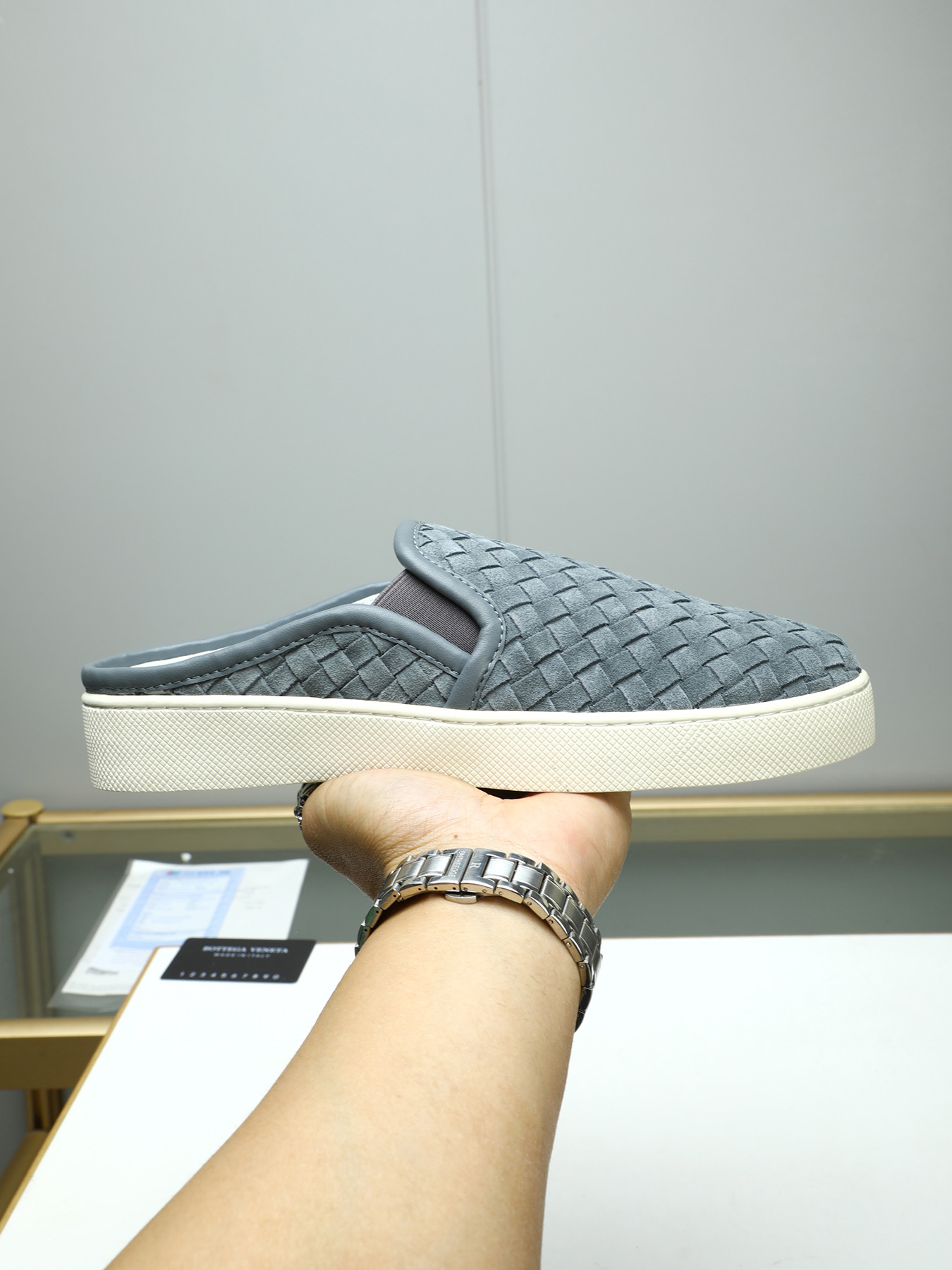 NO:352386,P【Semi-Train Series】BOTTEG* VENET*——High-end boutique Size38-44 (45 customized) BV new product, artificial woven classic style and contemporary fashion temperament are harmoniously integrated, rubber soles are light and flexible, water-dyed sheepskin pads!  【Taobao, Tmall, live broadcast first choice】, bottega veneta, bottega veneta, cowhide, sheepskin19860909P【半拖系列】BOTTEG* VENET*——高端精品 Size38-44(45定做) BV新品,头层牛皮人工编织经典风格与当代时尚气质和谐交融,橡胶鞋底轻便灵活,水染羊皮垫！【淘宝,天猫,直播首选】,,bottega veneta,bottega veneta,cowhide,sheepskin,Men's shoes